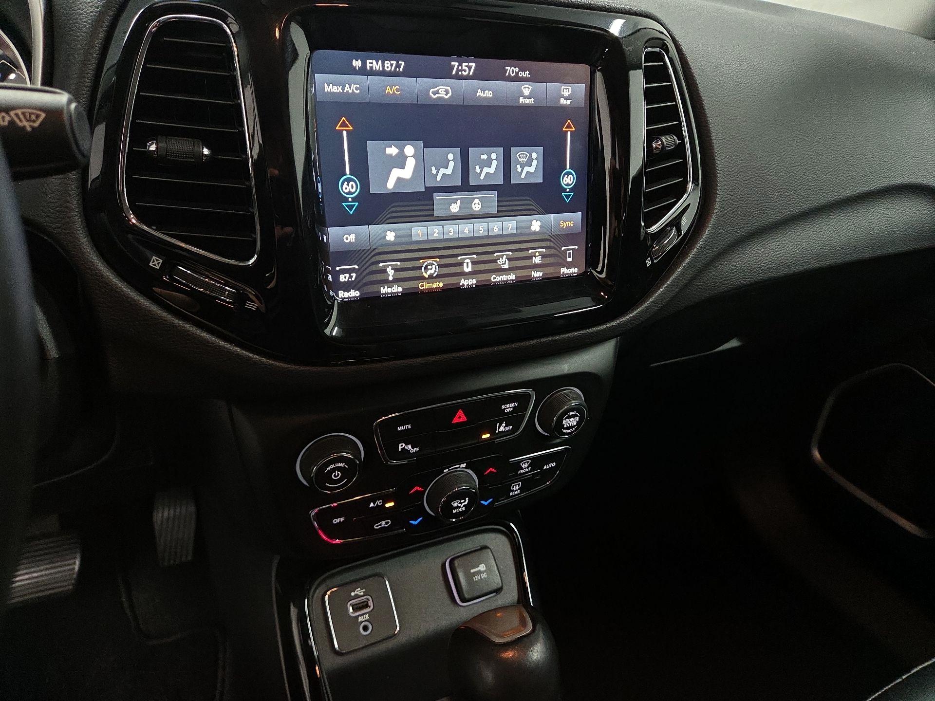 Thumbnail: 2018 Jeep Compass - 14