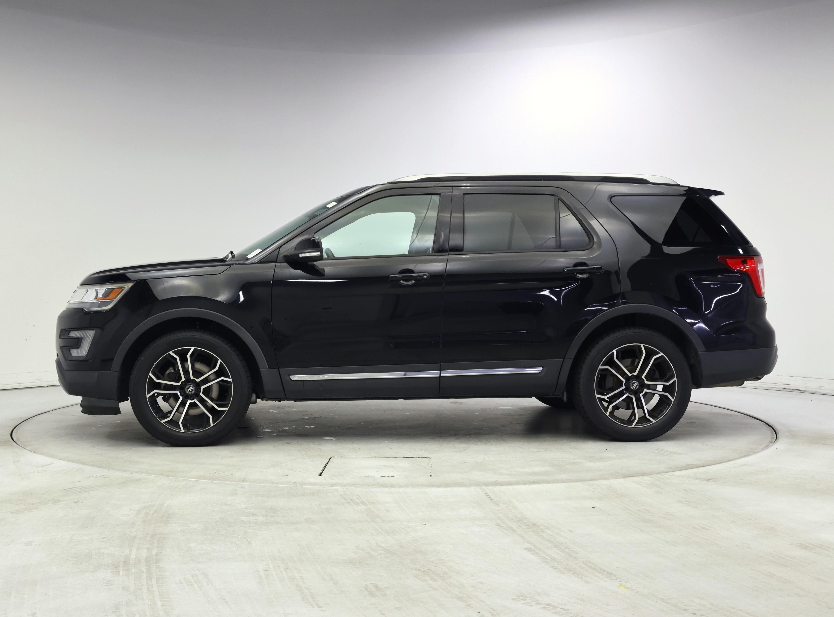 Thumbnail: 2017 Ford Explorer - 3