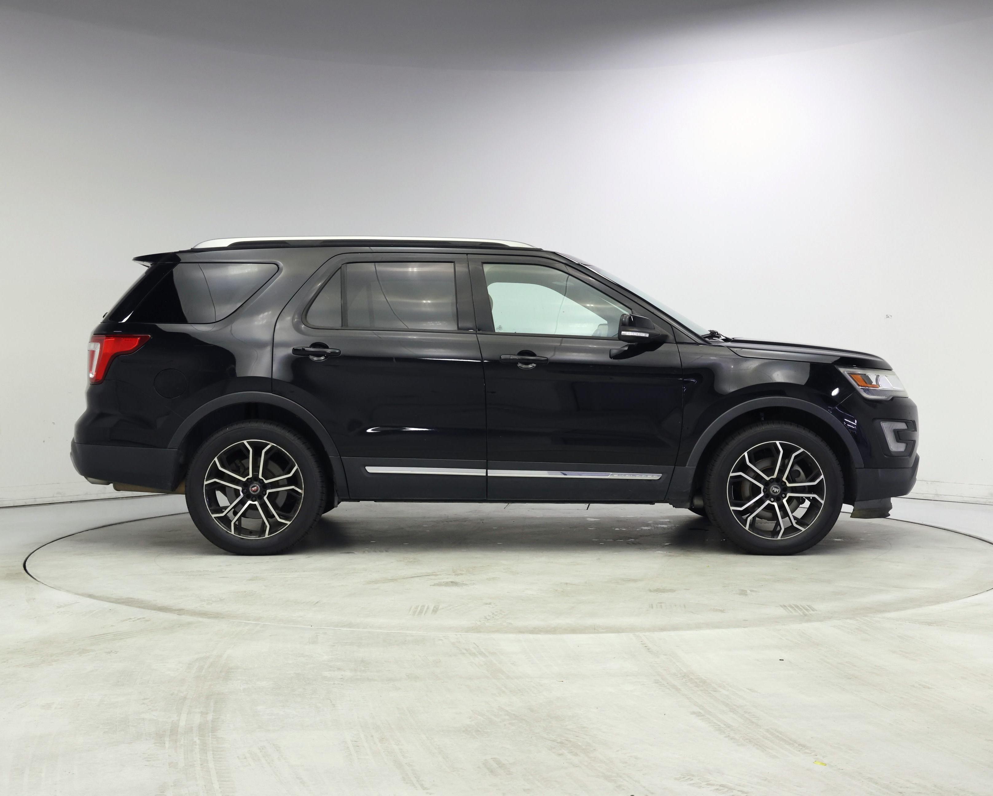 Thumbnail: 2017 Ford Explorer - 7