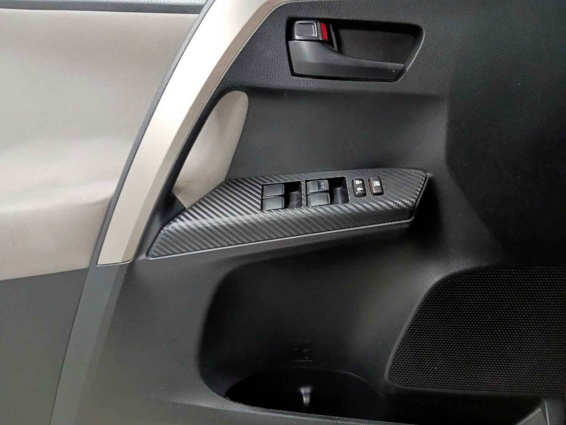 Thumbnail: 2014 Toyota RAV4 - 12