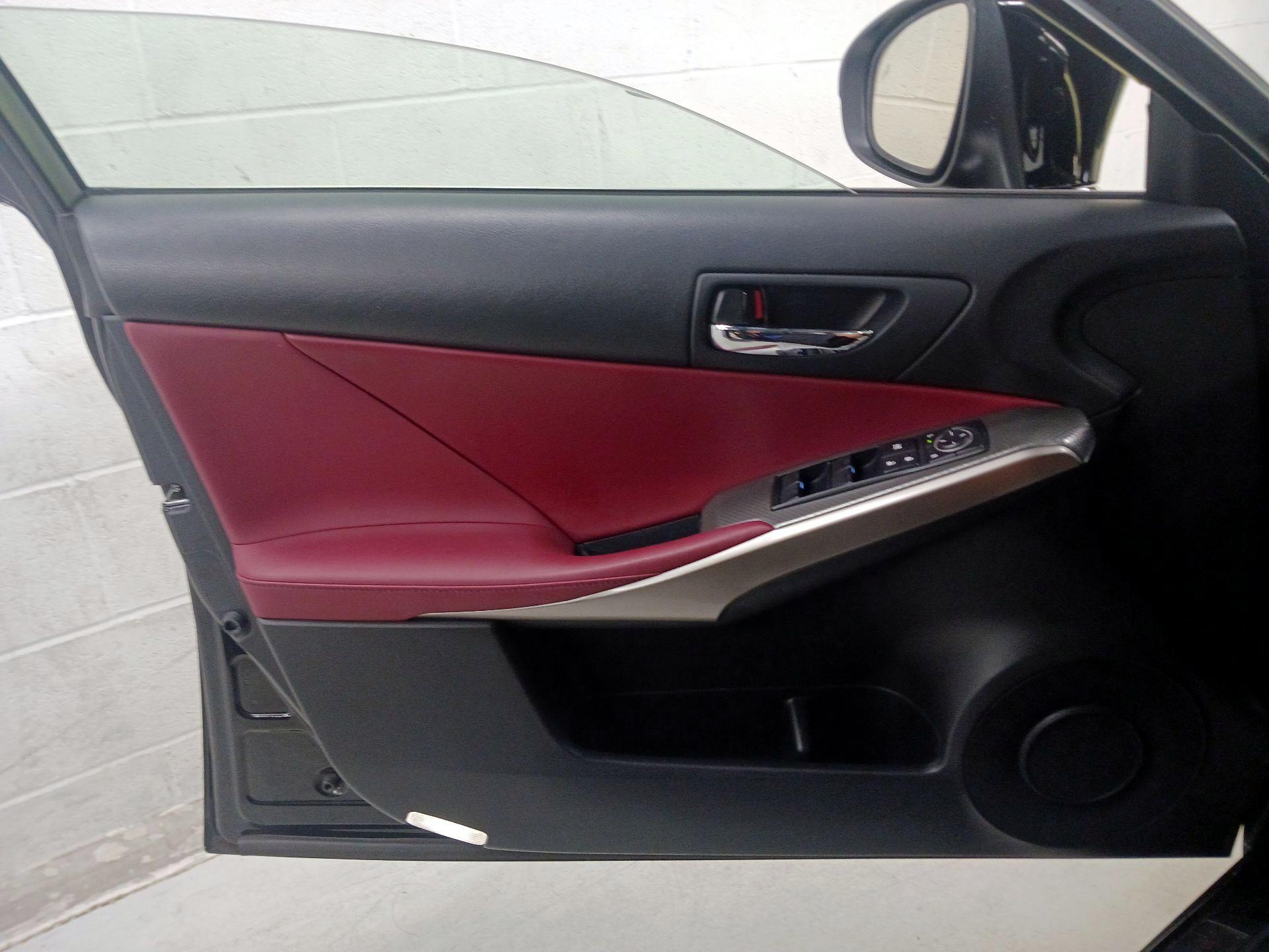 Thumbnail: 2015 Lexus IS - 12