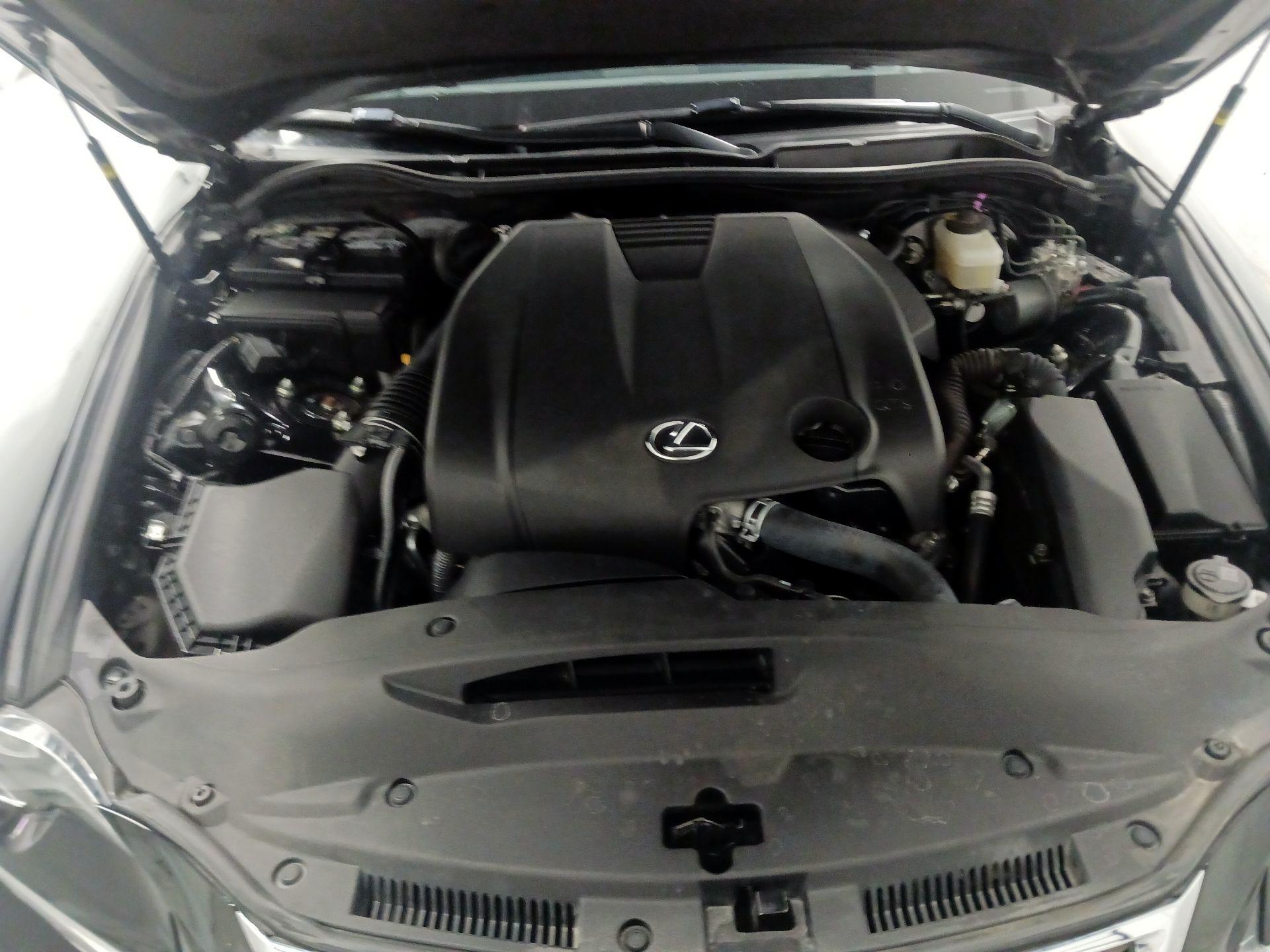 Thumbnail: 2015 Lexus IS - 17