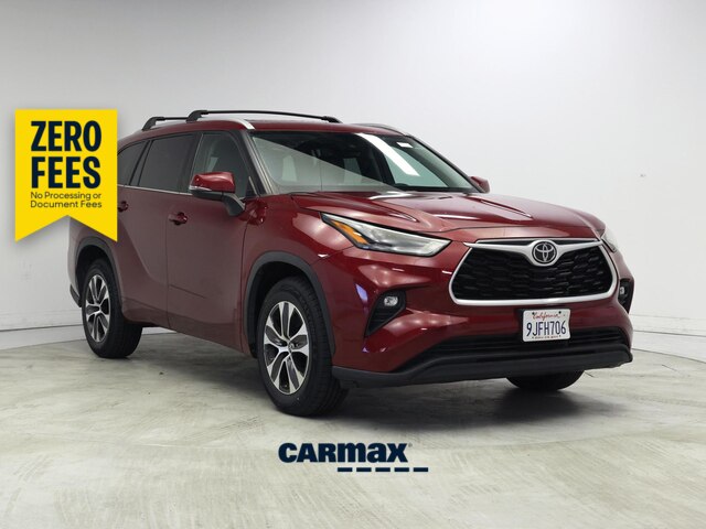 Red 2022 Toyota Highlander SUV / Crossover Front-Wheel Drive Automatic
