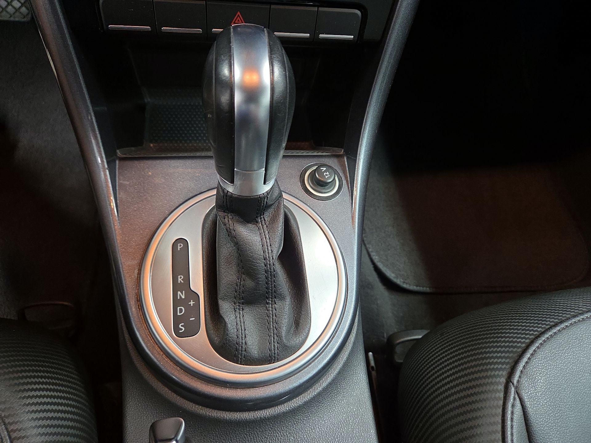 Thumbnail: 2018 Volkswagen Beetle - 16