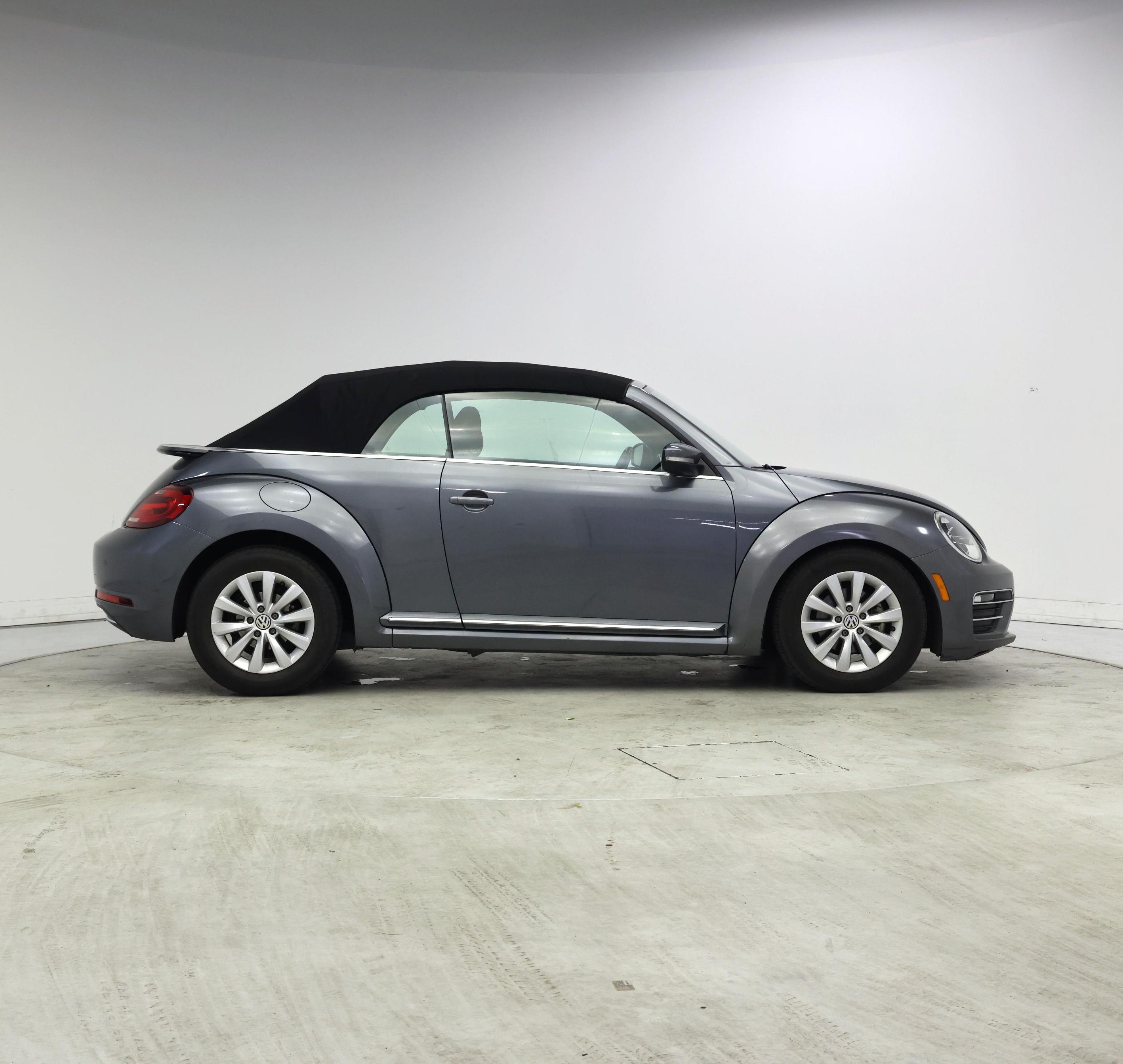 Thumbnail: 2018 Volkswagen Beetle - 7