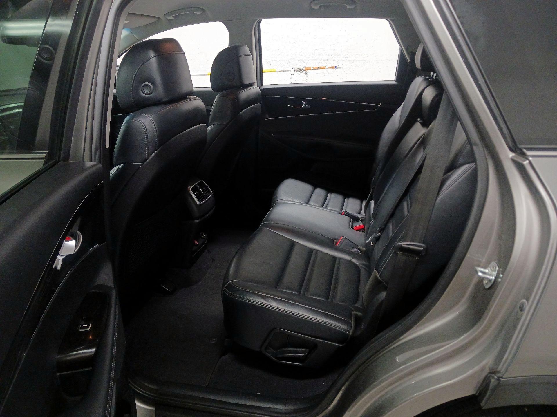 Thumbnail: 2017 Kia Sorento - 19