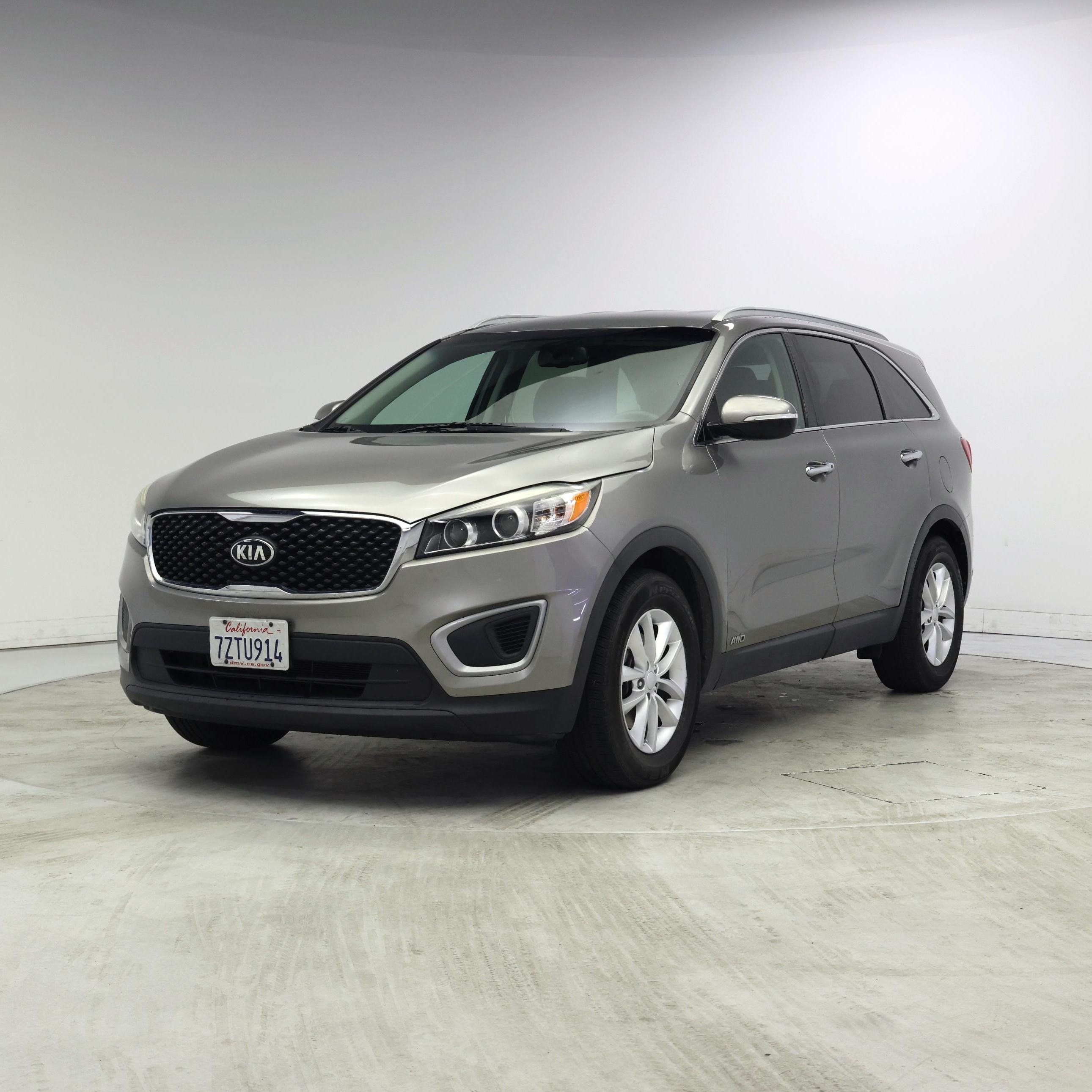 Thumbnail: 2017 Kia Sorento - 4