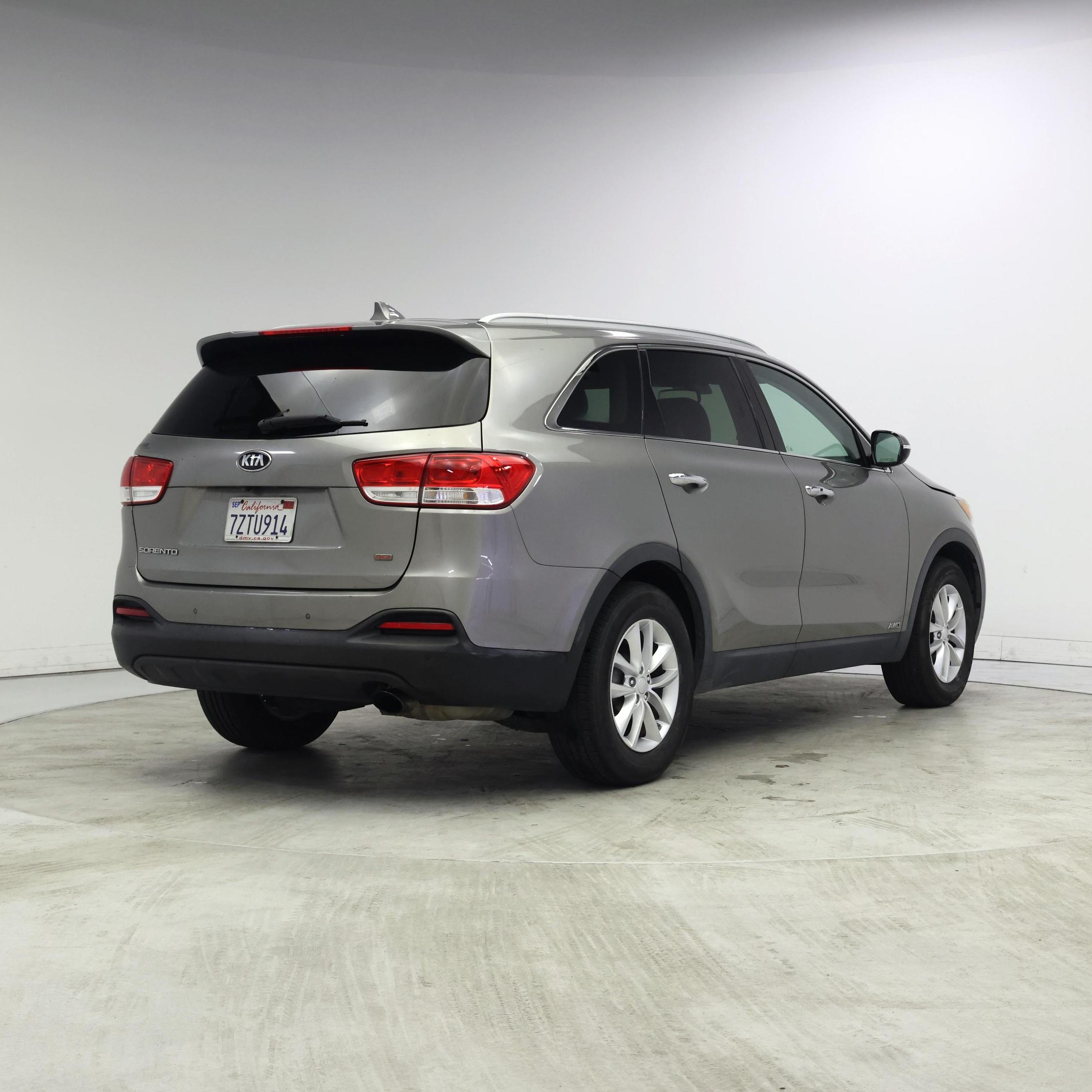 Thumbnail: 2017 Kia Sorento - 8