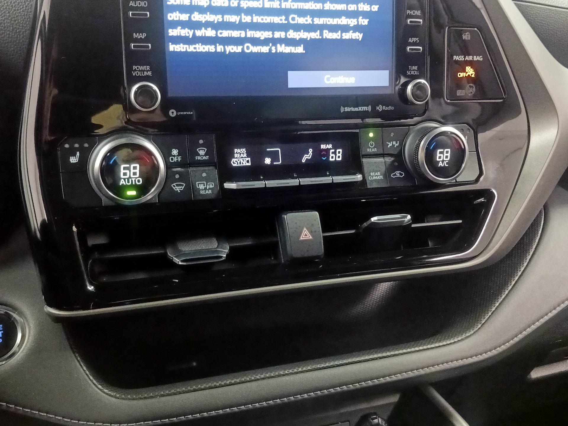 Thumbnail: 2022 Toyota Highlander - 14