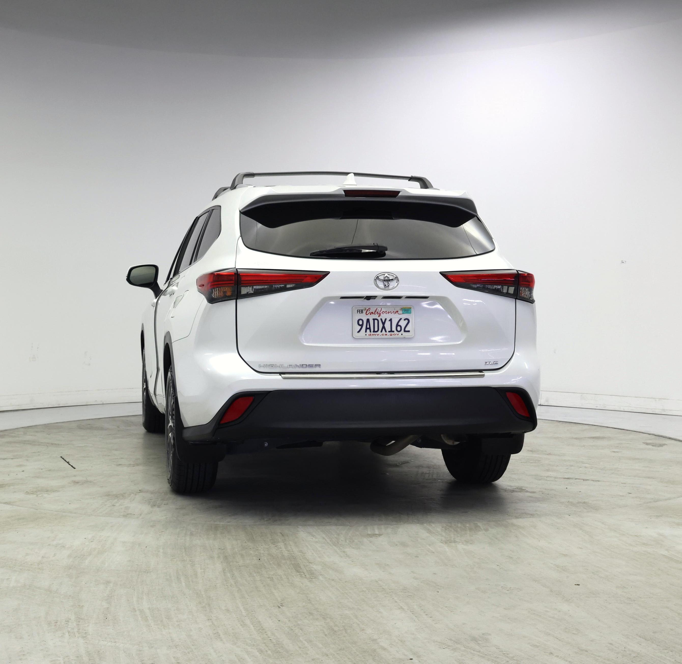 Thumbnail: 2022 Toyota Highlander - 6