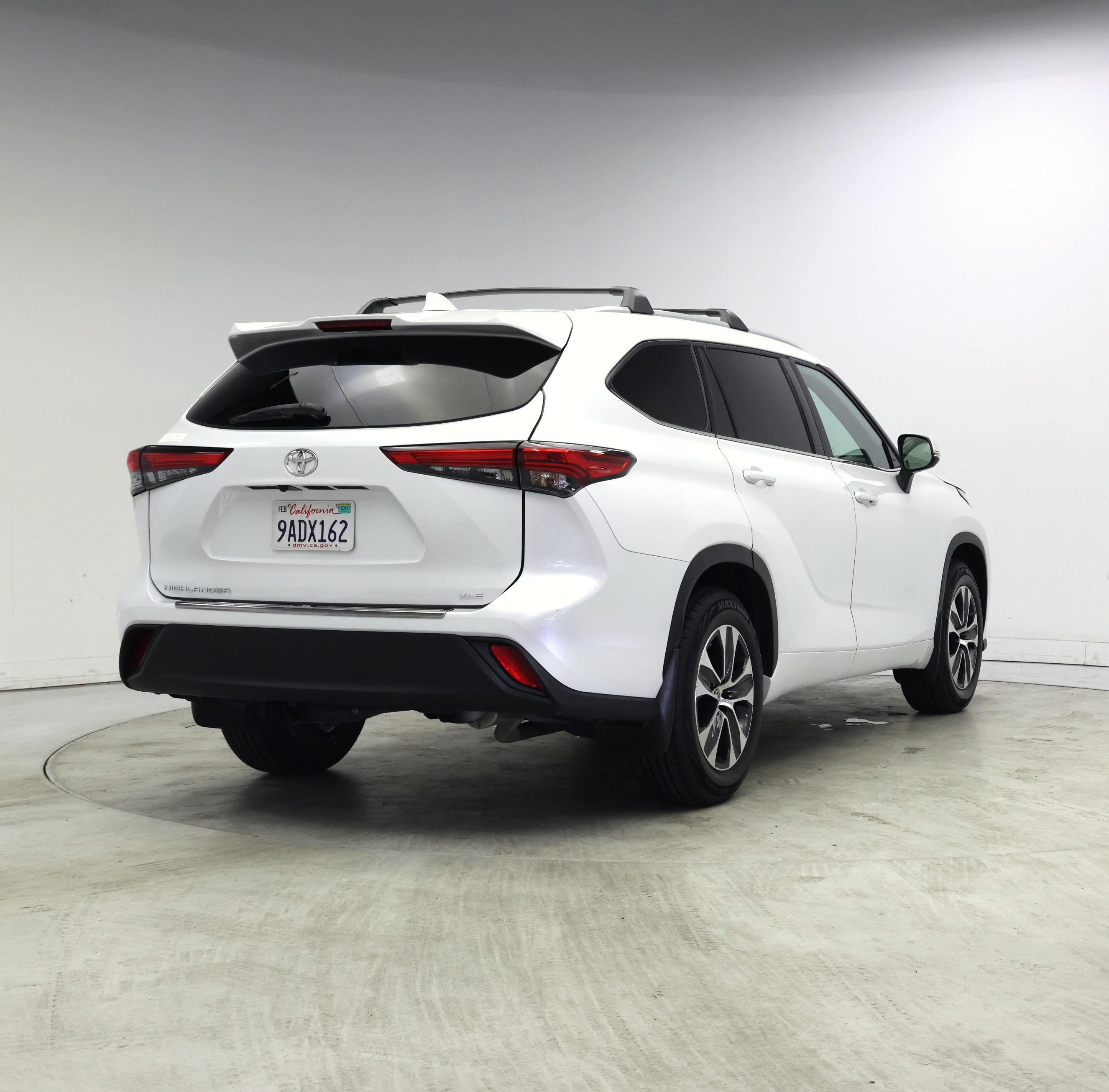 Thumbnail: 2022 Toyota Highlander - 8