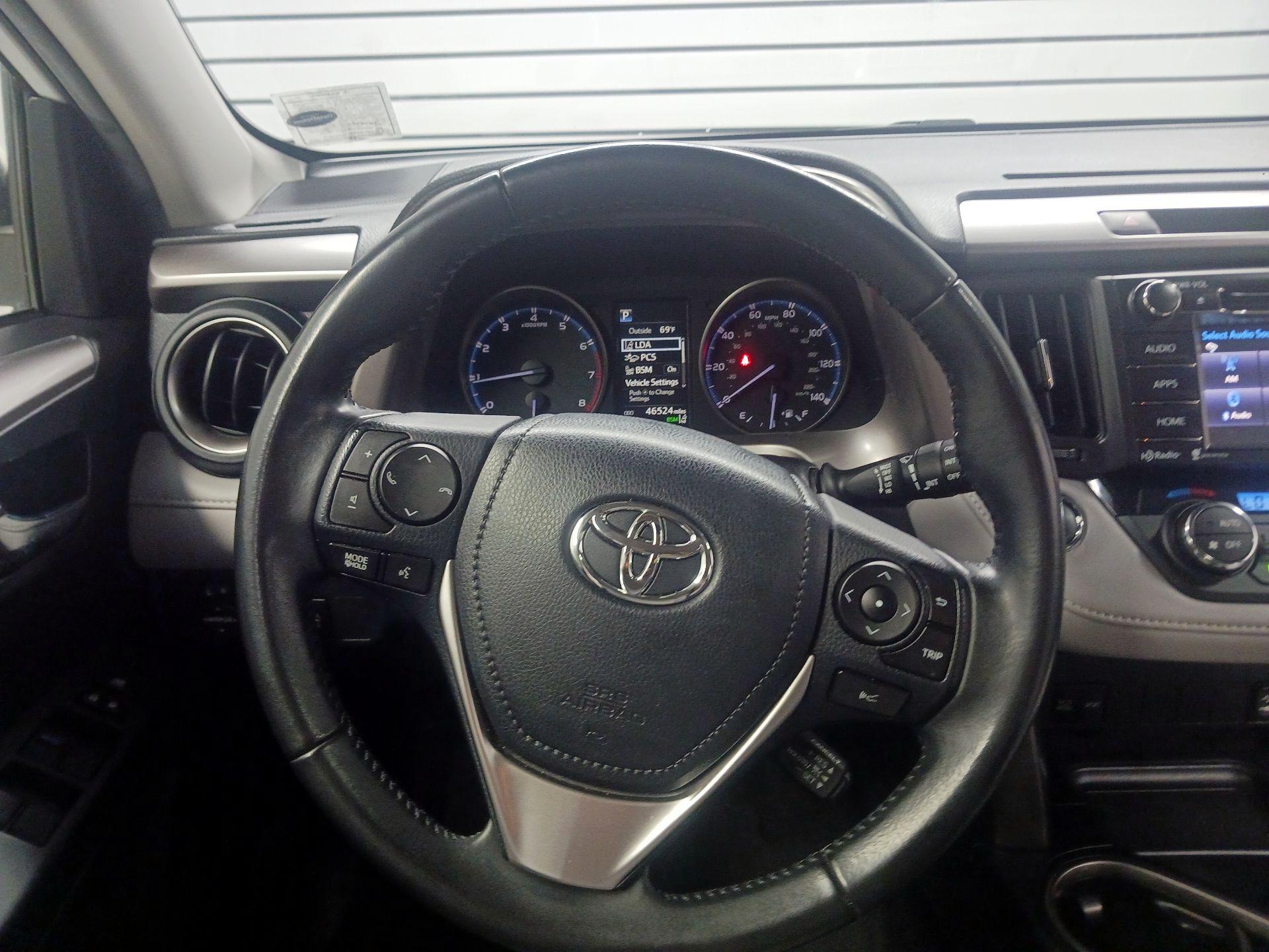 Thumbnail: 2018 Toyota RAV4 - 10