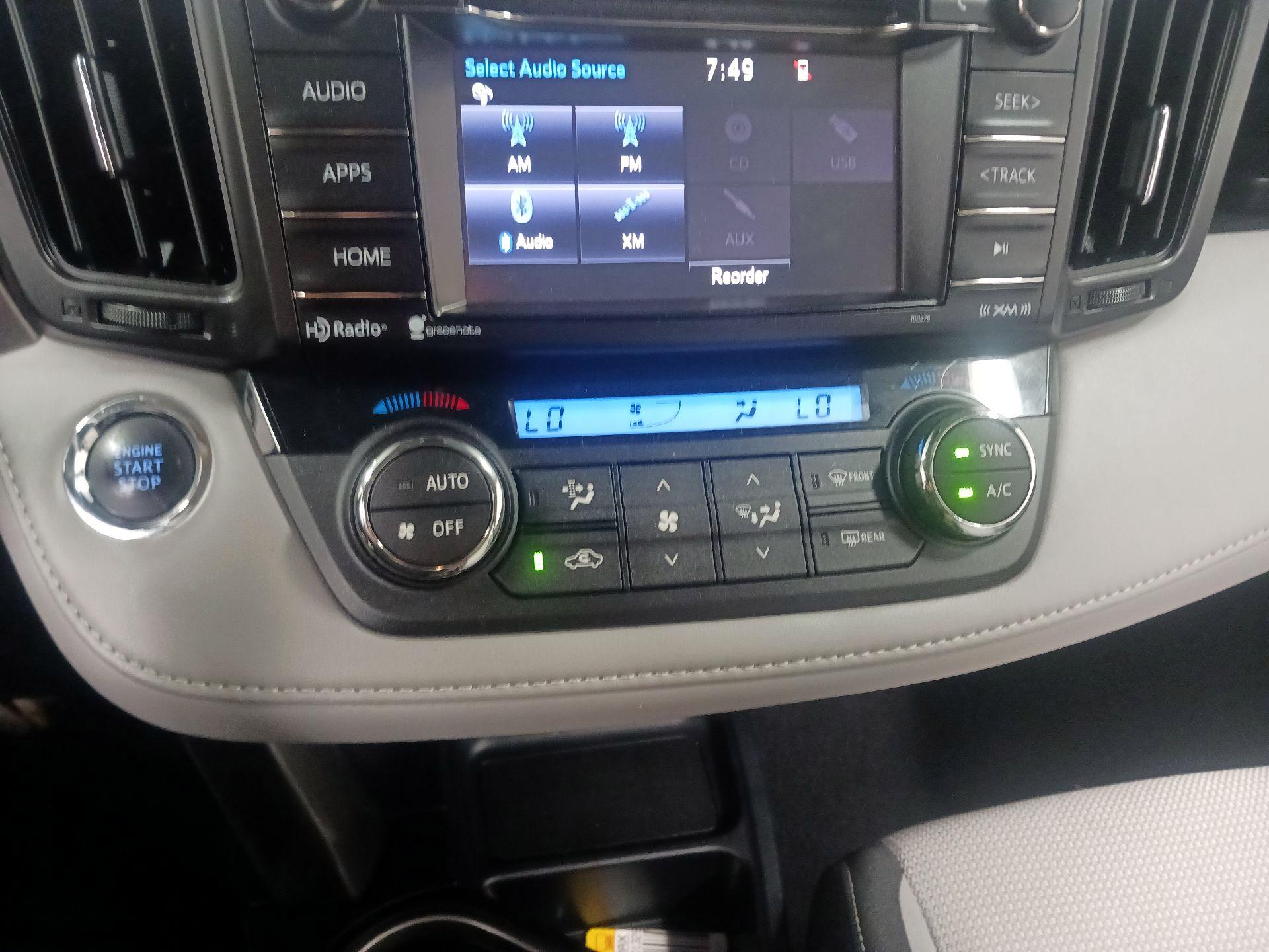 Thumbnail: 2018 Toyota RAV4 - 16