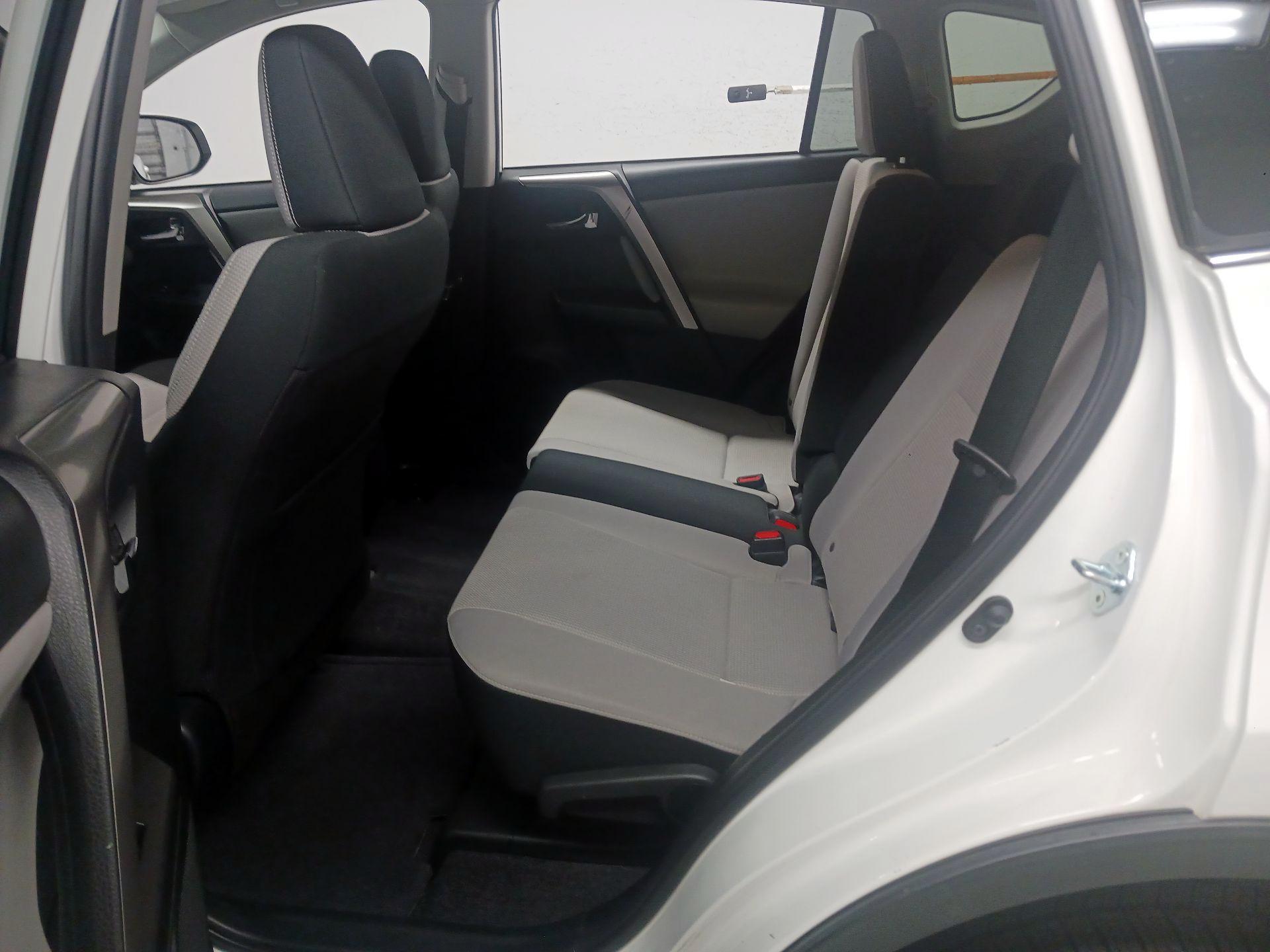 Thumbnail: 2018 Toyota RAV4 - 20