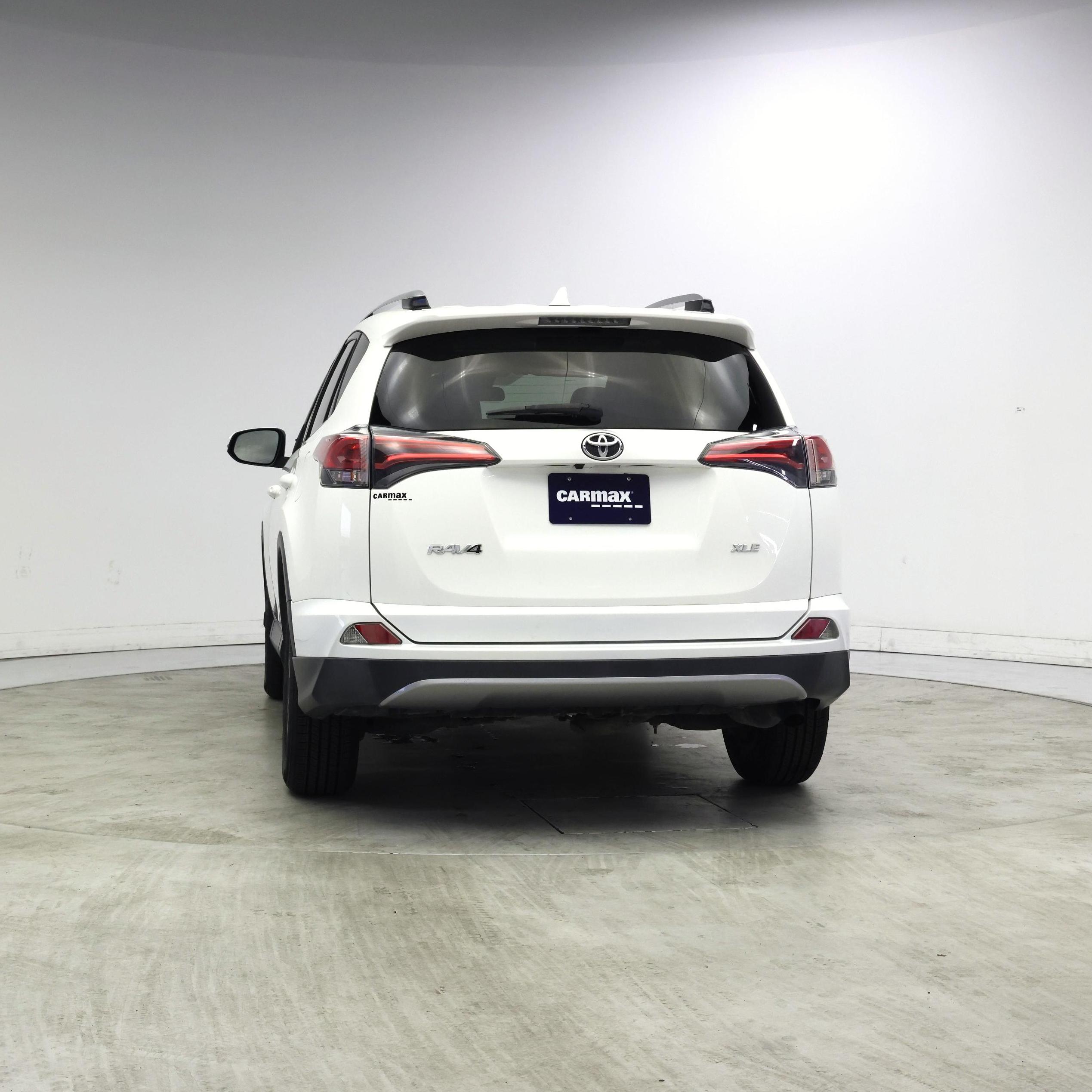 Thumbnail: 2018 Toyota RAV4 - 6