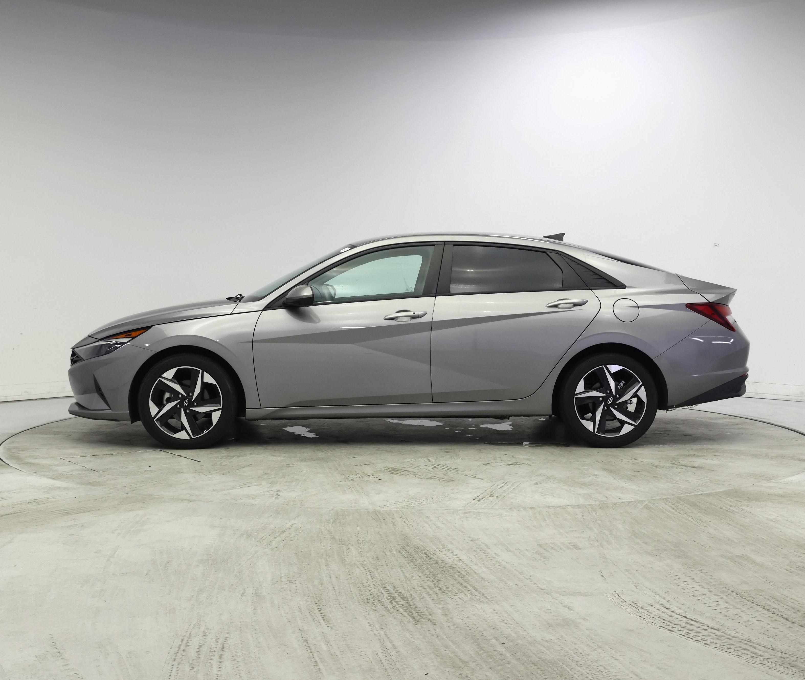 Thumbnail: 2023 Hyundai Elantra - 3