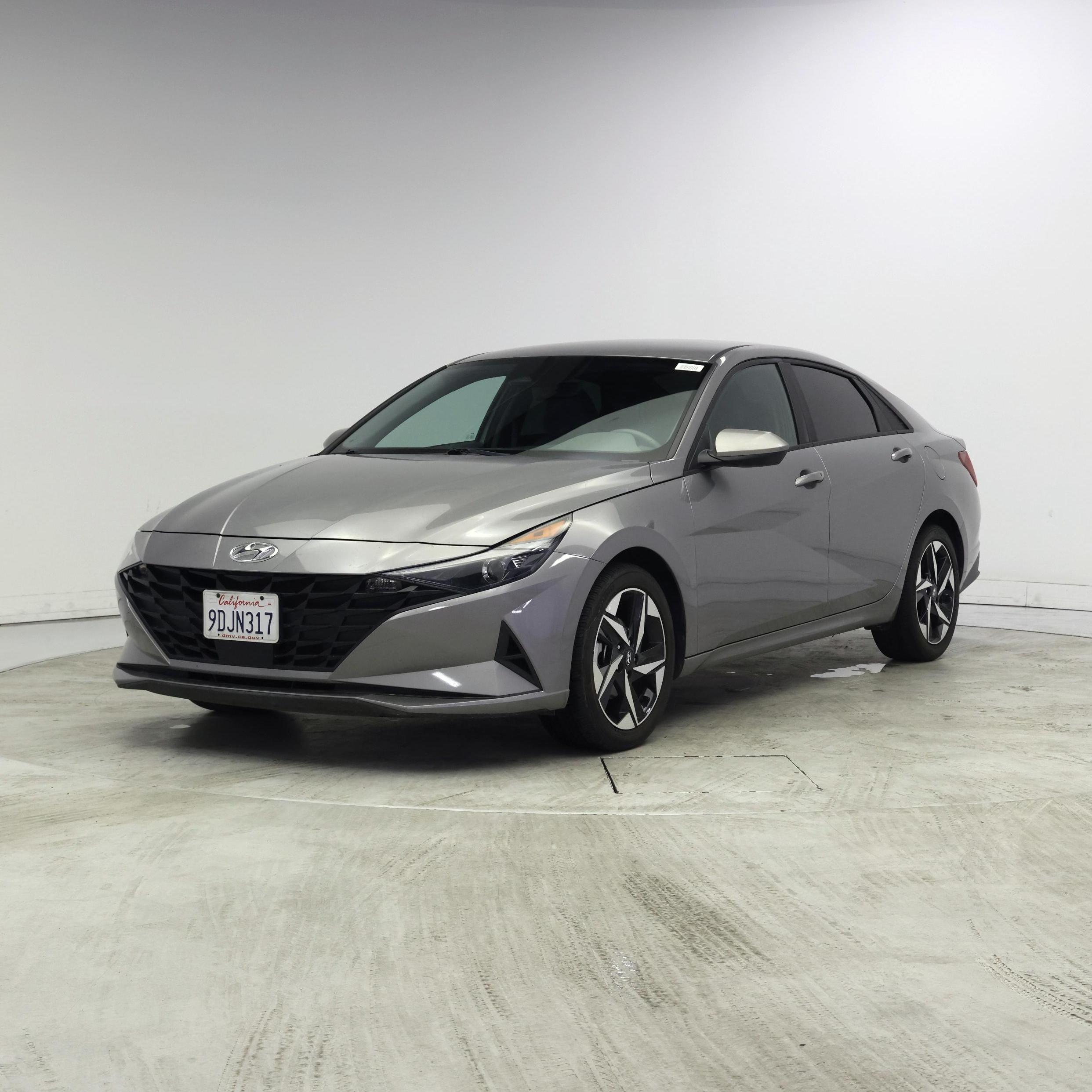 Thumbnail: 2023 Hyundai Elantra - 4