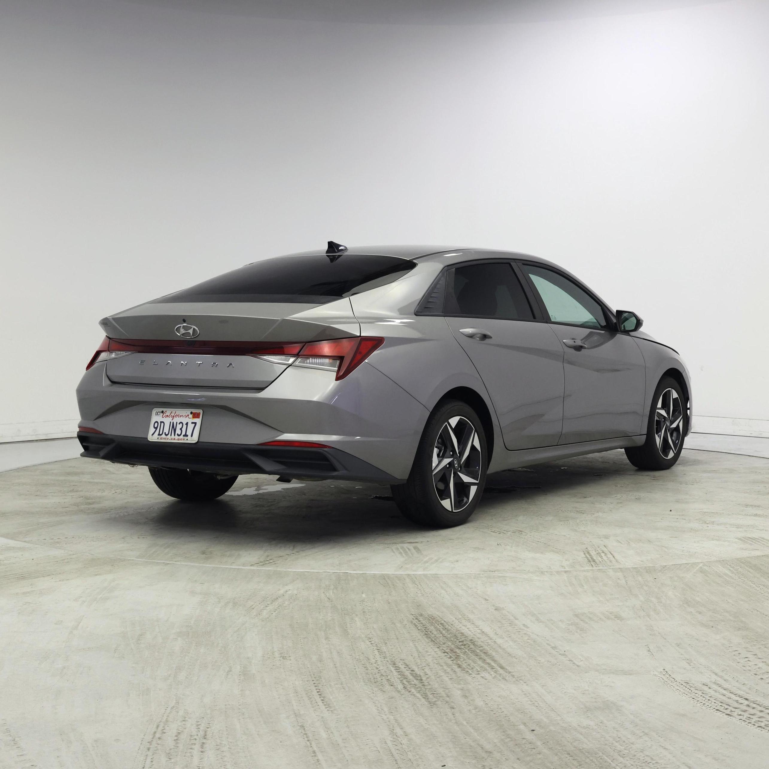 Thumbnail: 2023 Hyundai Elantra - 8