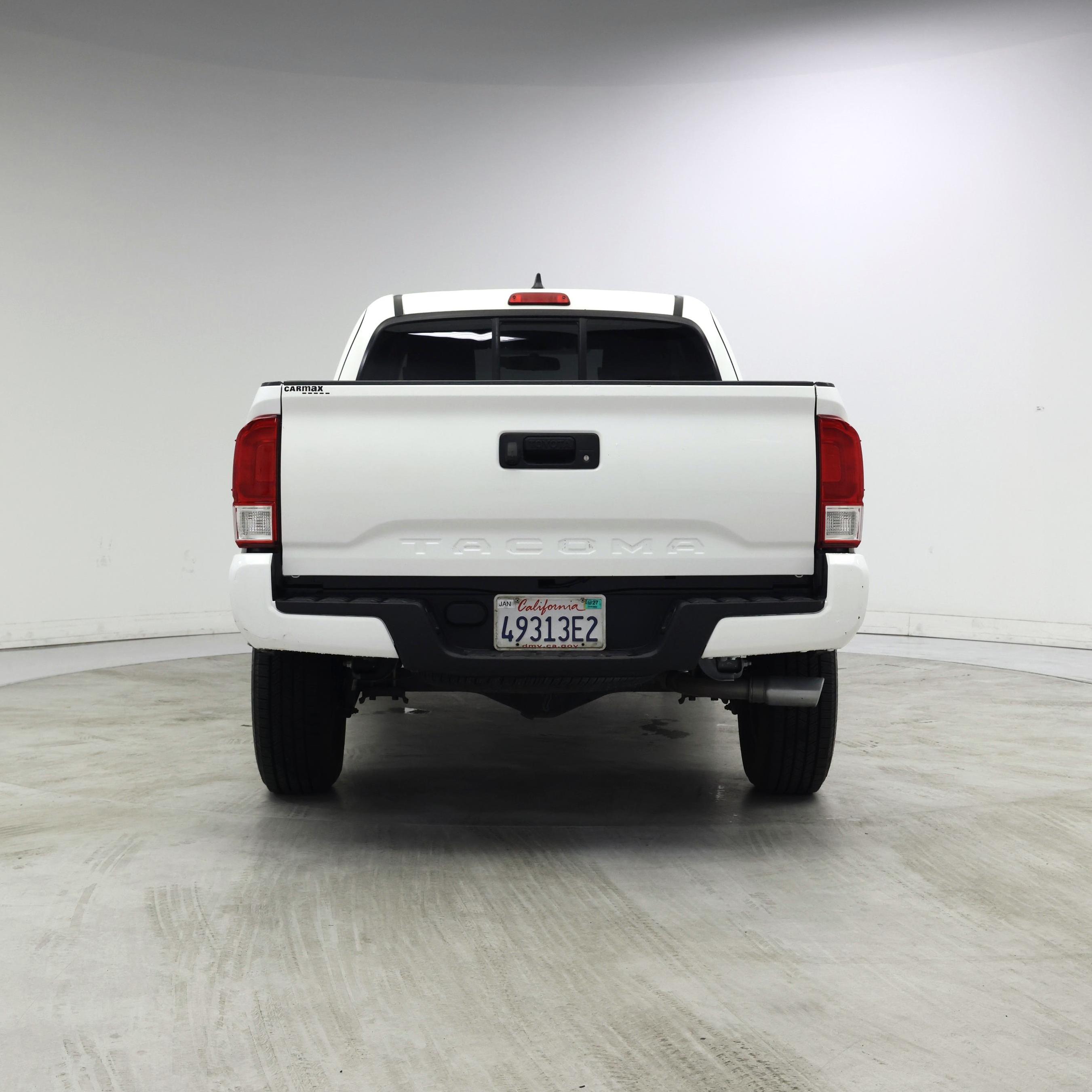 Thumbnail: 2017 Toyota Tacoma - 6