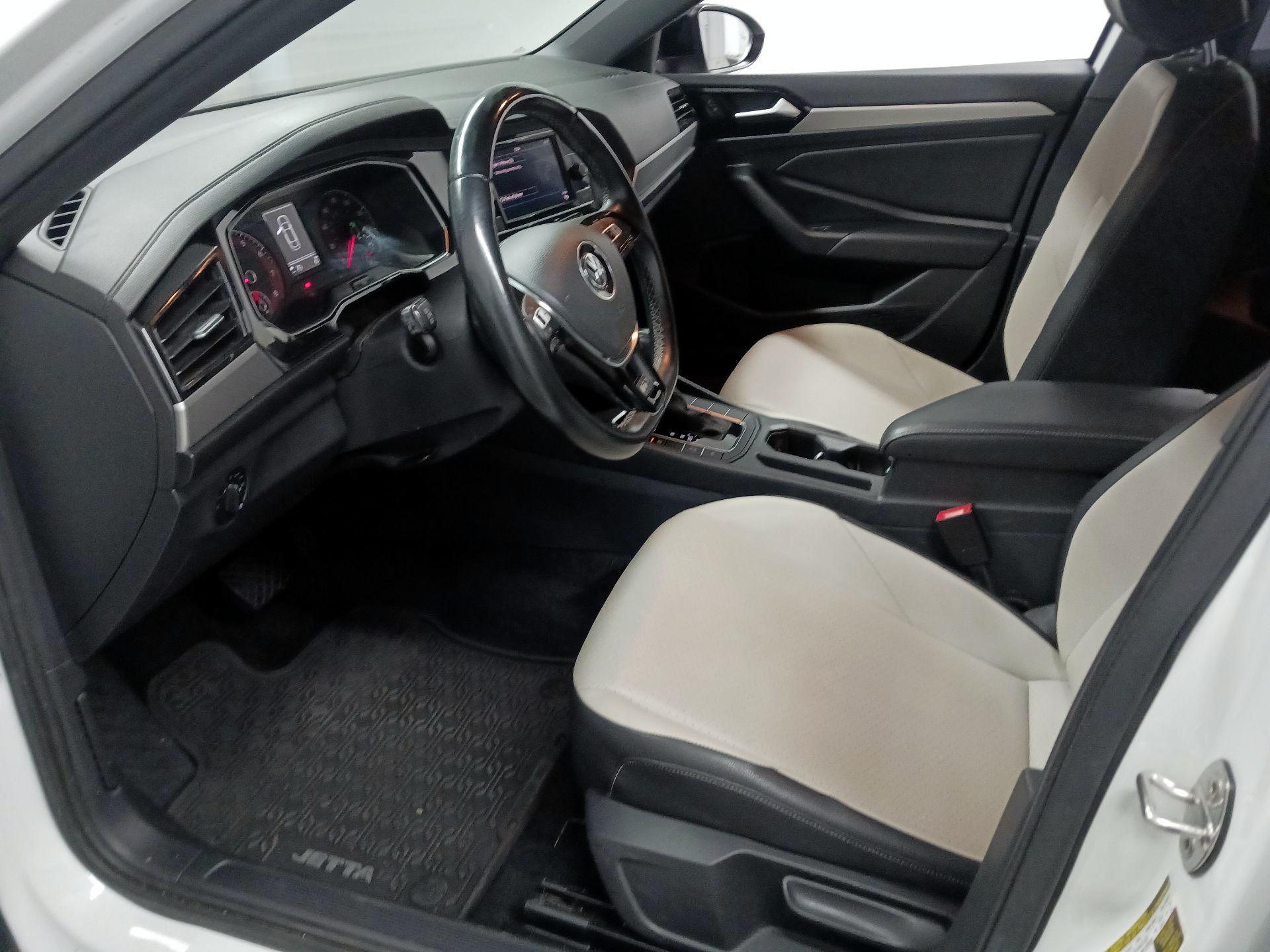 Thumbnail: 2019 Volkswagen Jetta - 11