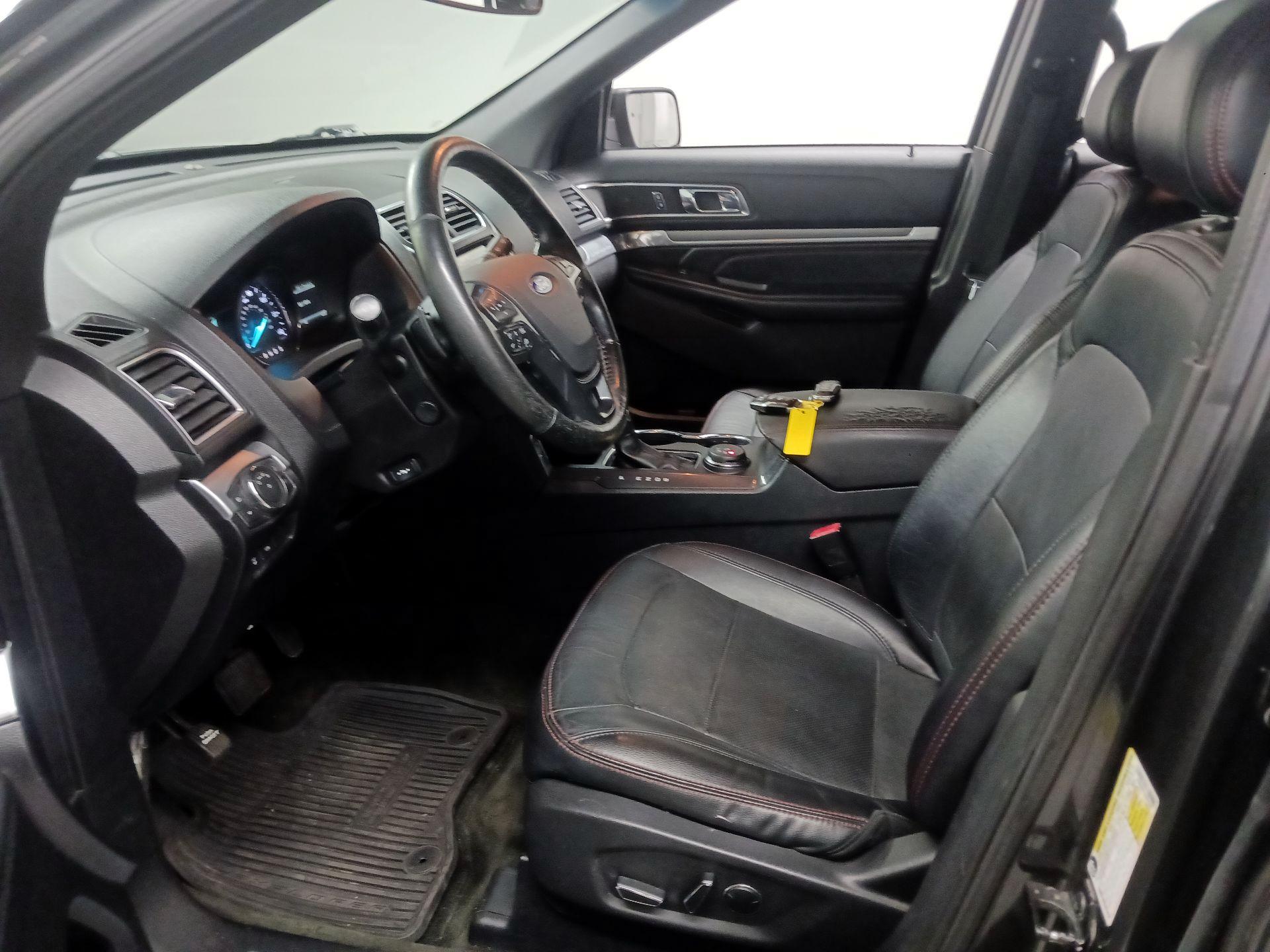 Thumbnail: 2016 Ford Explorer - 11