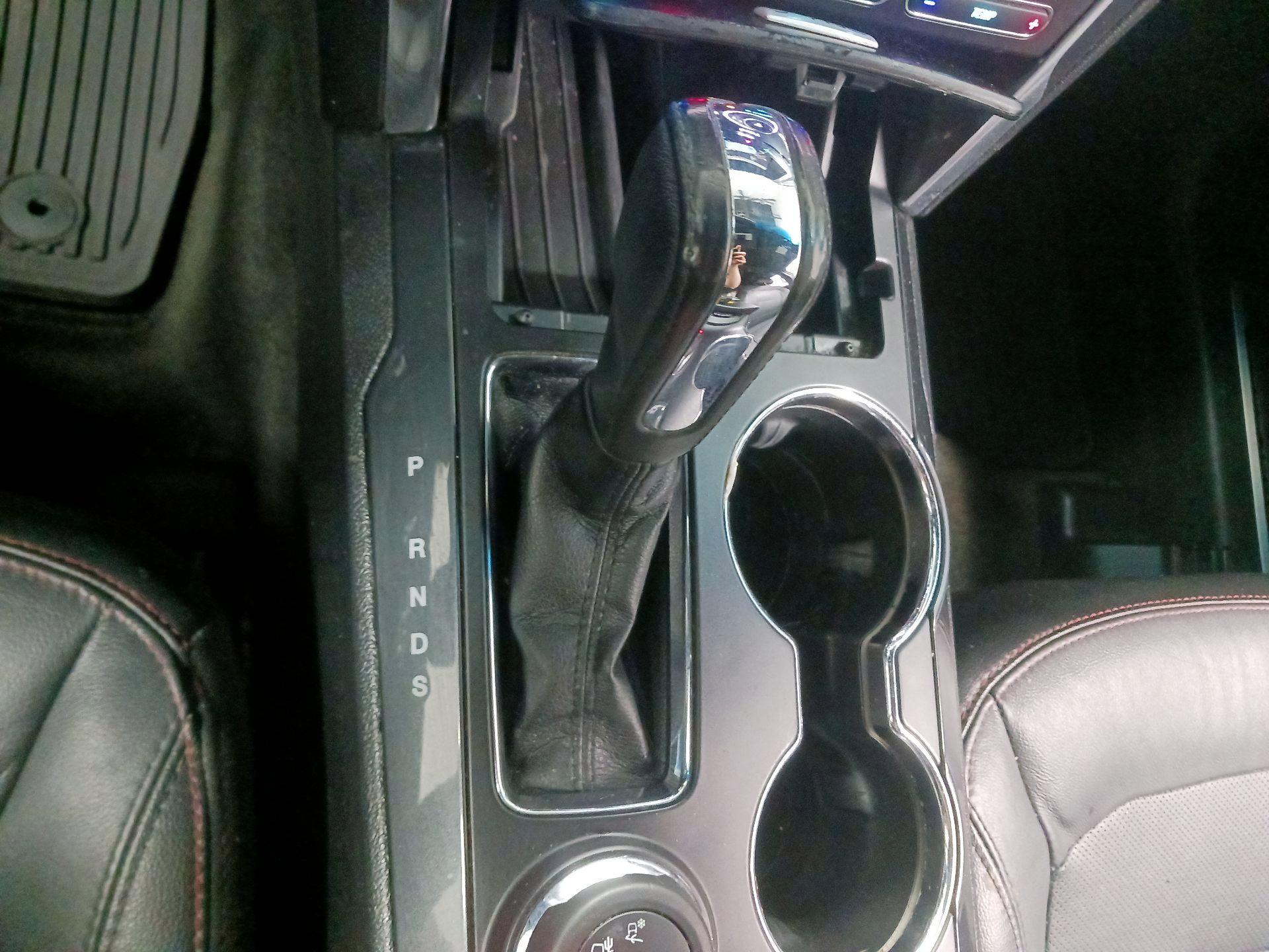 Thumbnail: 2016 Ford Explorer - 17