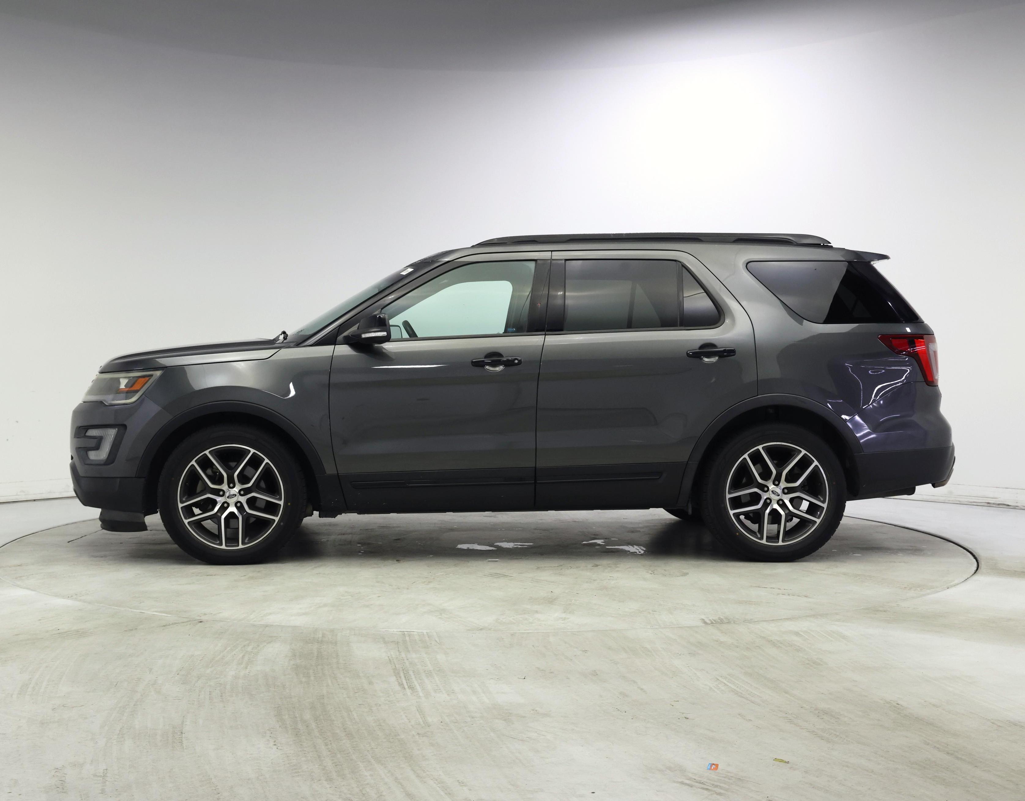 Thumbnail: 2016 Ford Explorer - 3