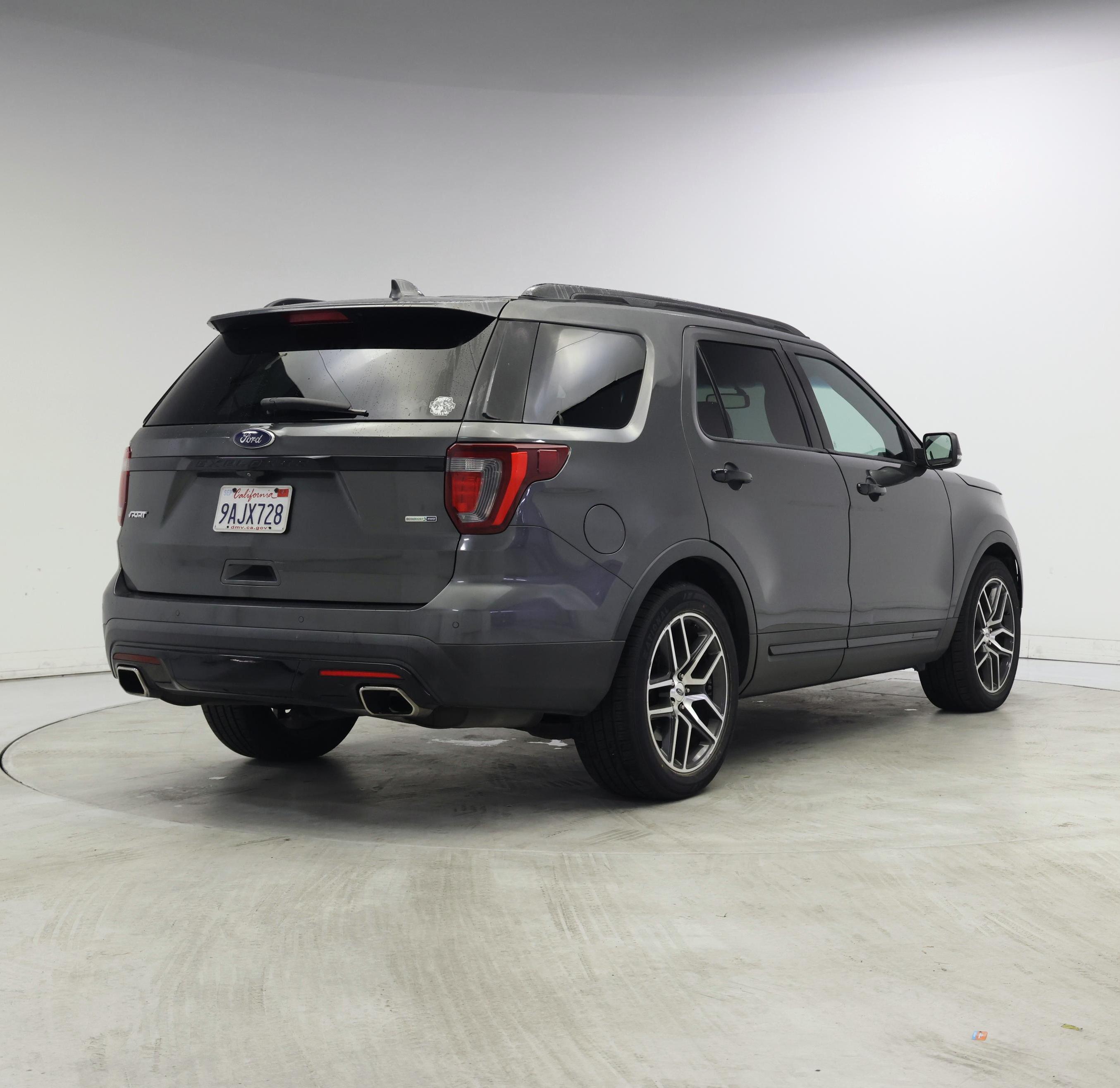 Thumbnail: 2016 Ford Explorer - 8