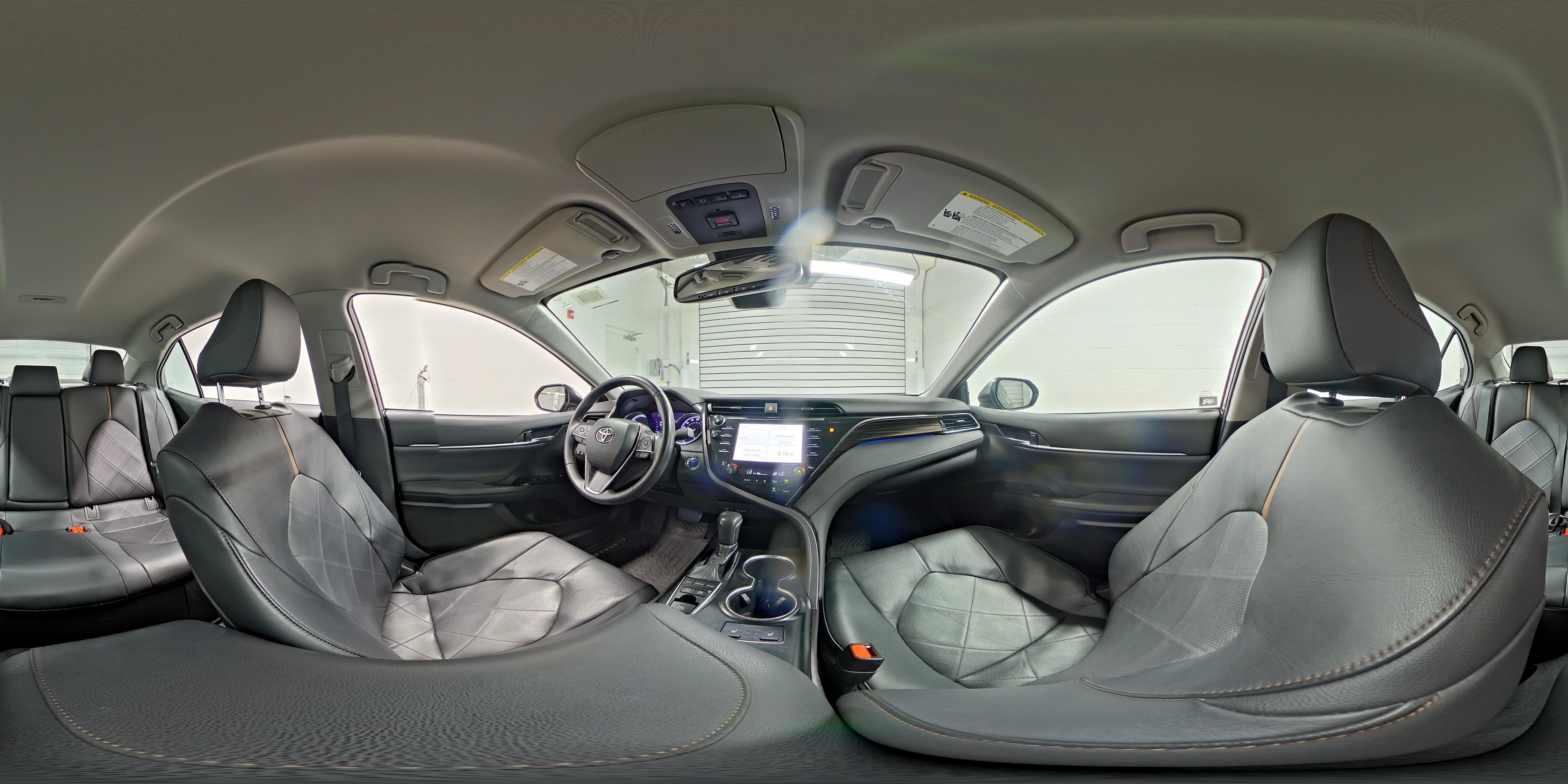 2019 Toyota Camry XLE Hybrid - Photo 22