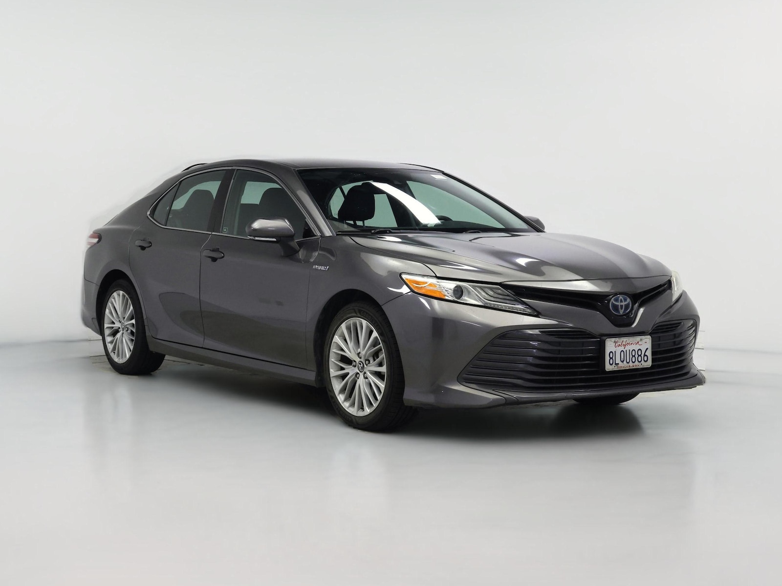 2019 Toyota Camry XLE Hybrid - Photo 1