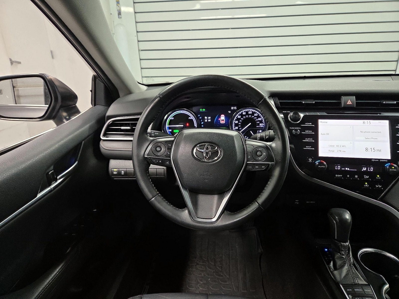2019 Toyota Camry XLE Hybrid - Photo 11