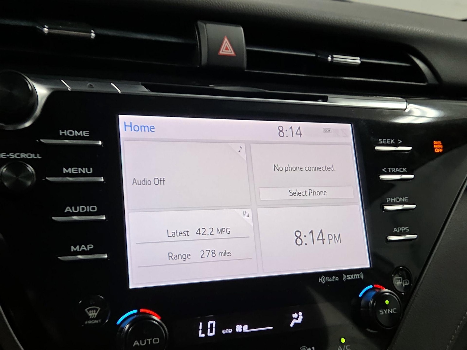 2019 Toyota Camry XLE Hybrid - Photo 15