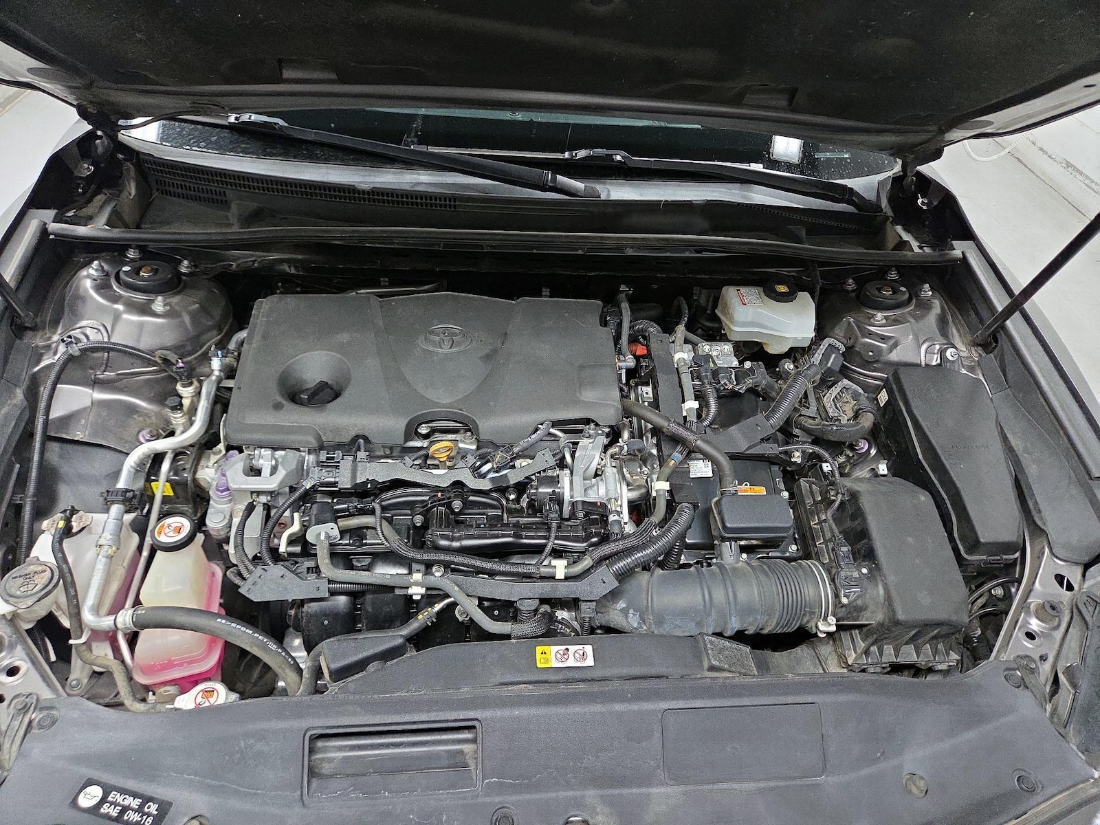 2019 Toyota Camry XLE Hybrid - Photo 20