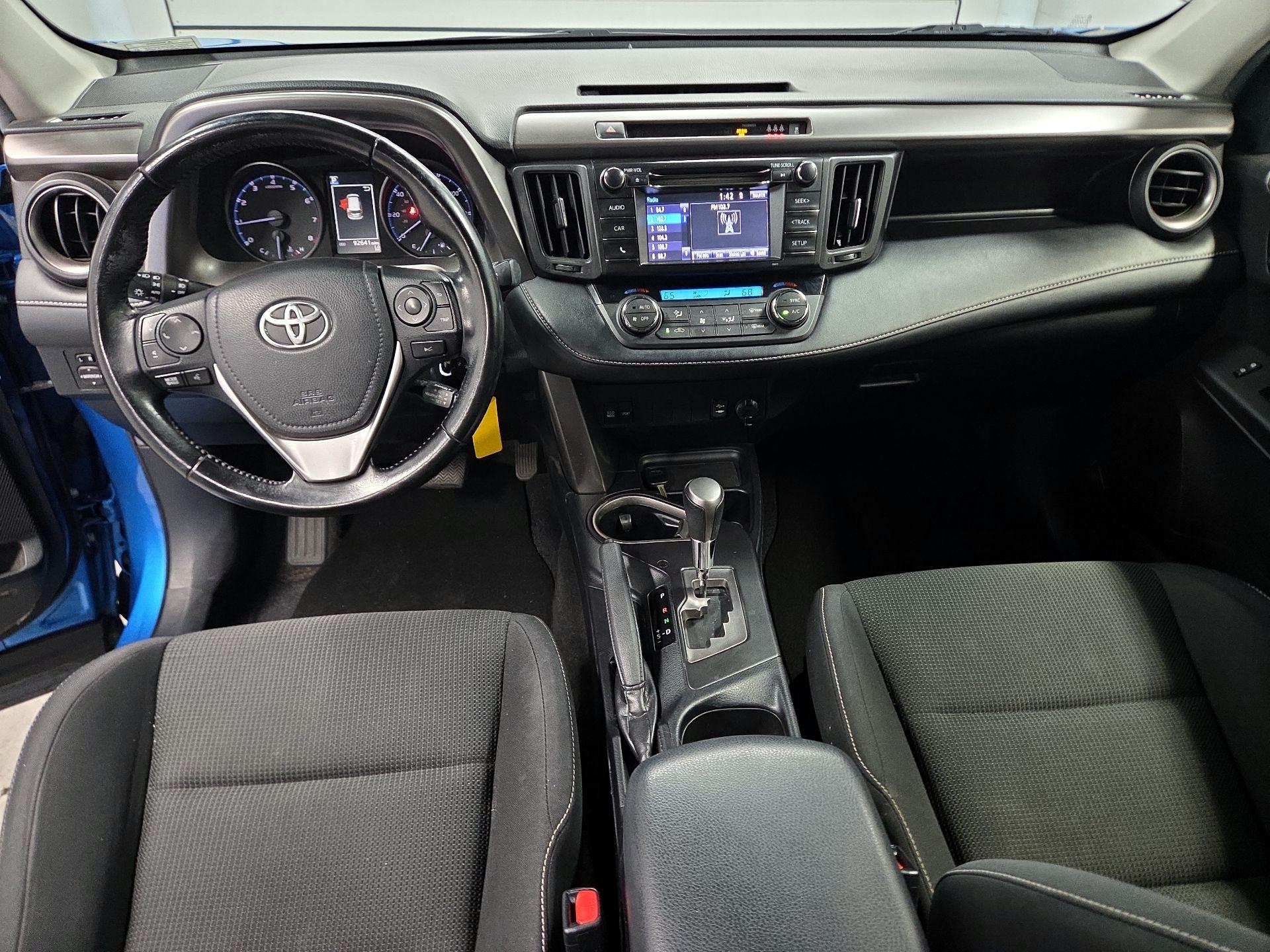 Thumbnail: 2018 Toyota RAV4 - 9