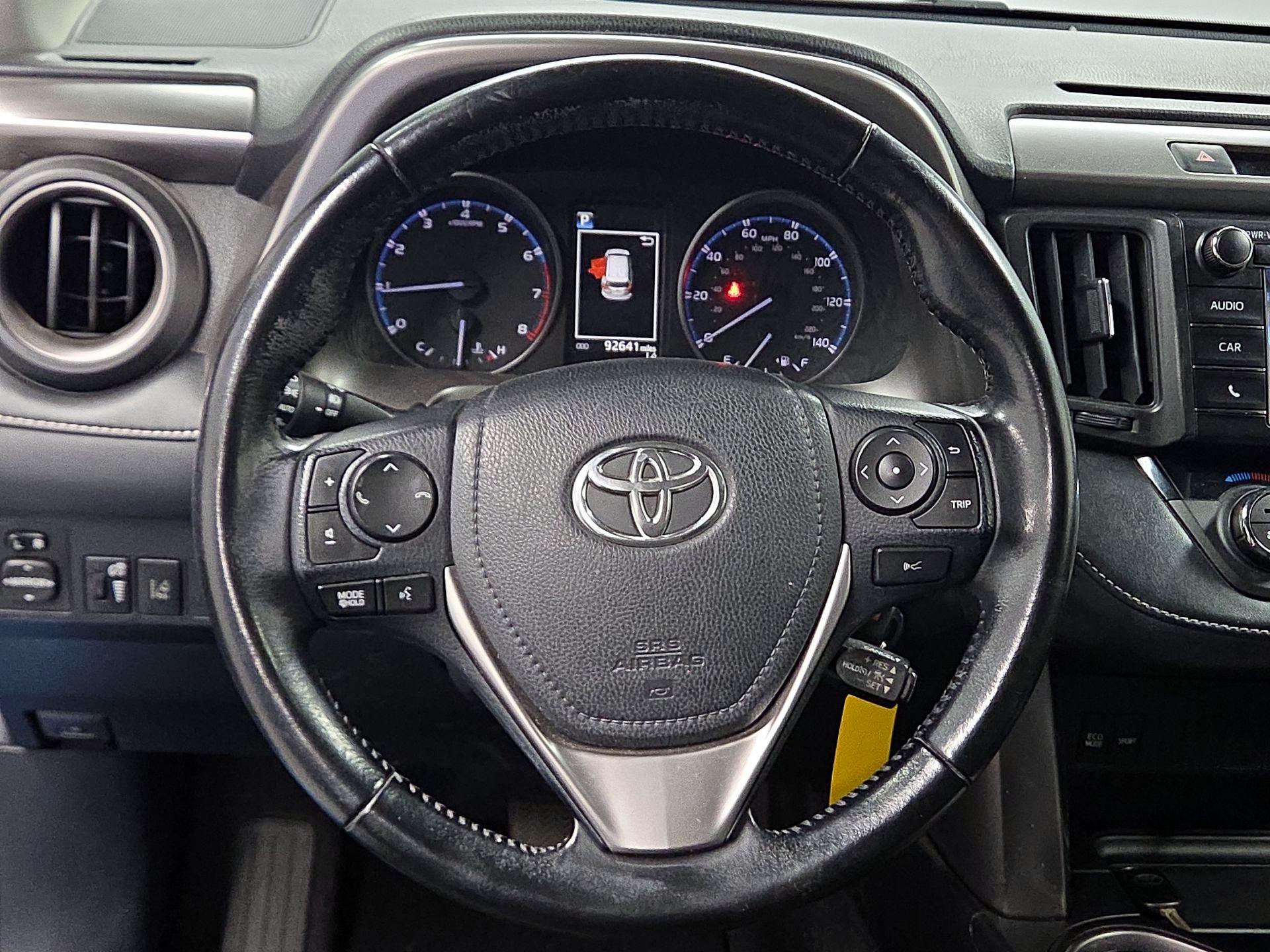 Thumbnail: 2018 Toyota RAV4 - 10