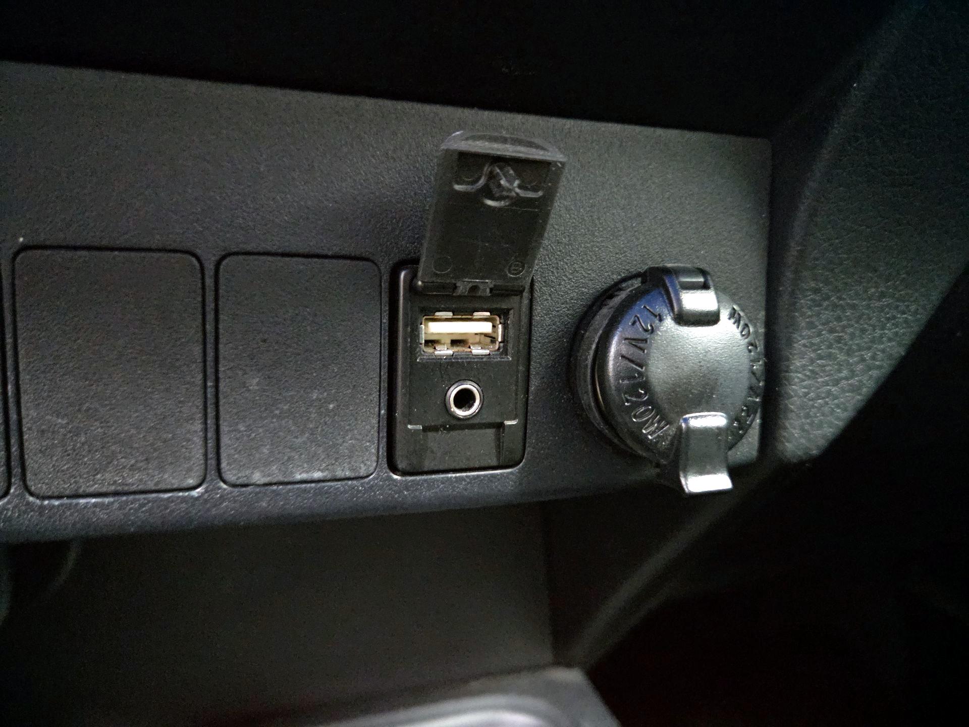 Thumbnail: 2018 Toyota RAV4 - 18