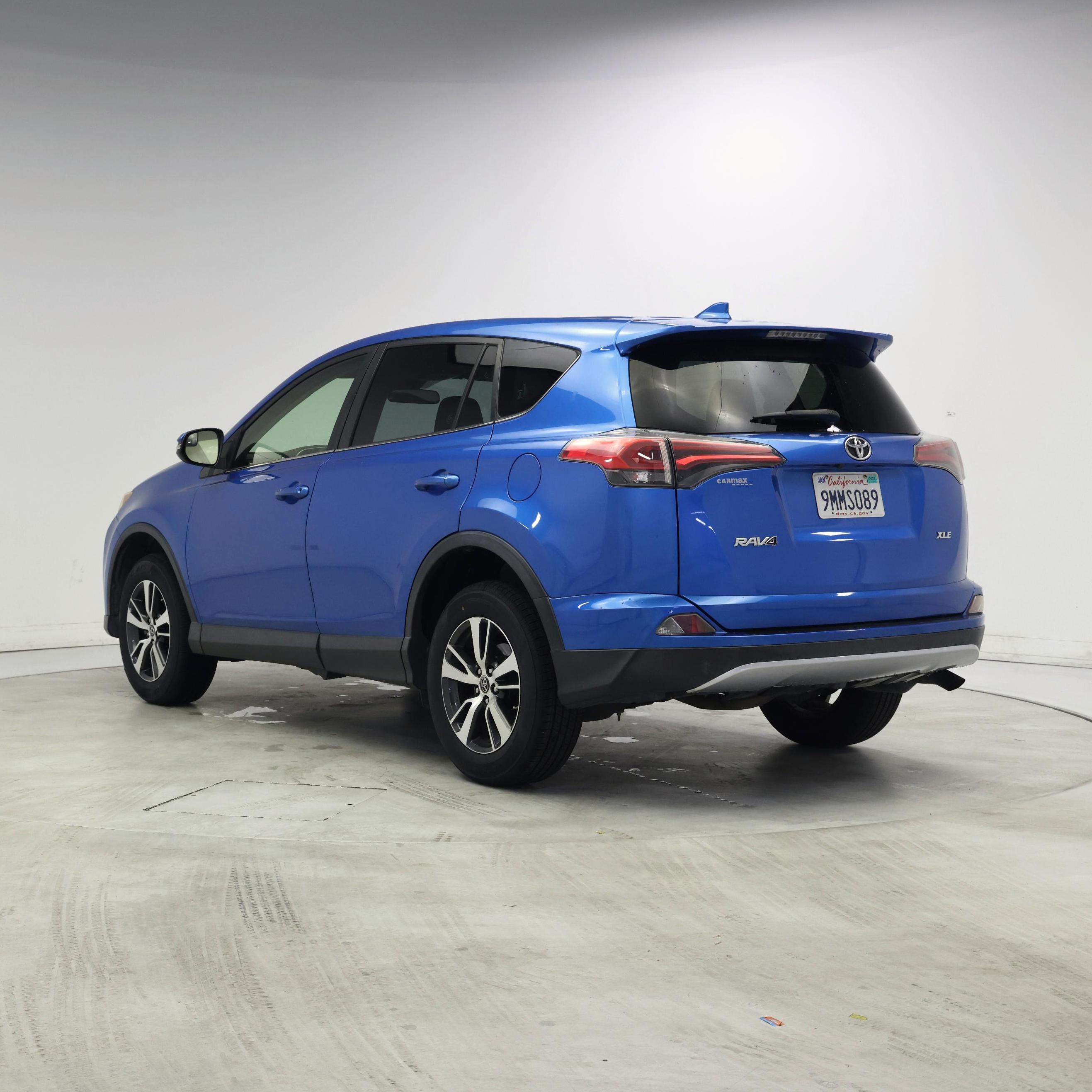 Thumbnail: 2018 Toyota RAV4 - 2