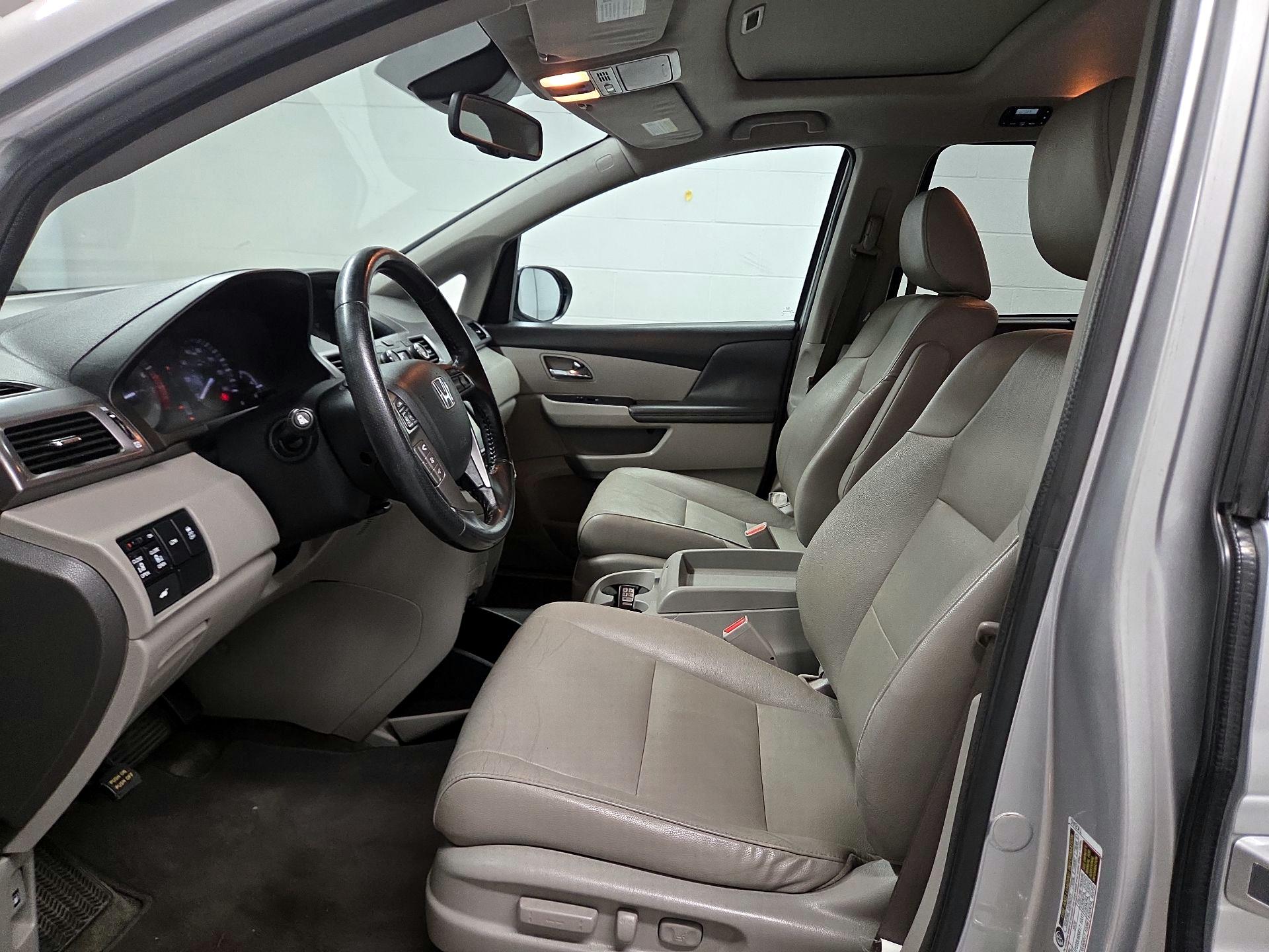 Thumbnail: 2015 Honda Odyssey - 11