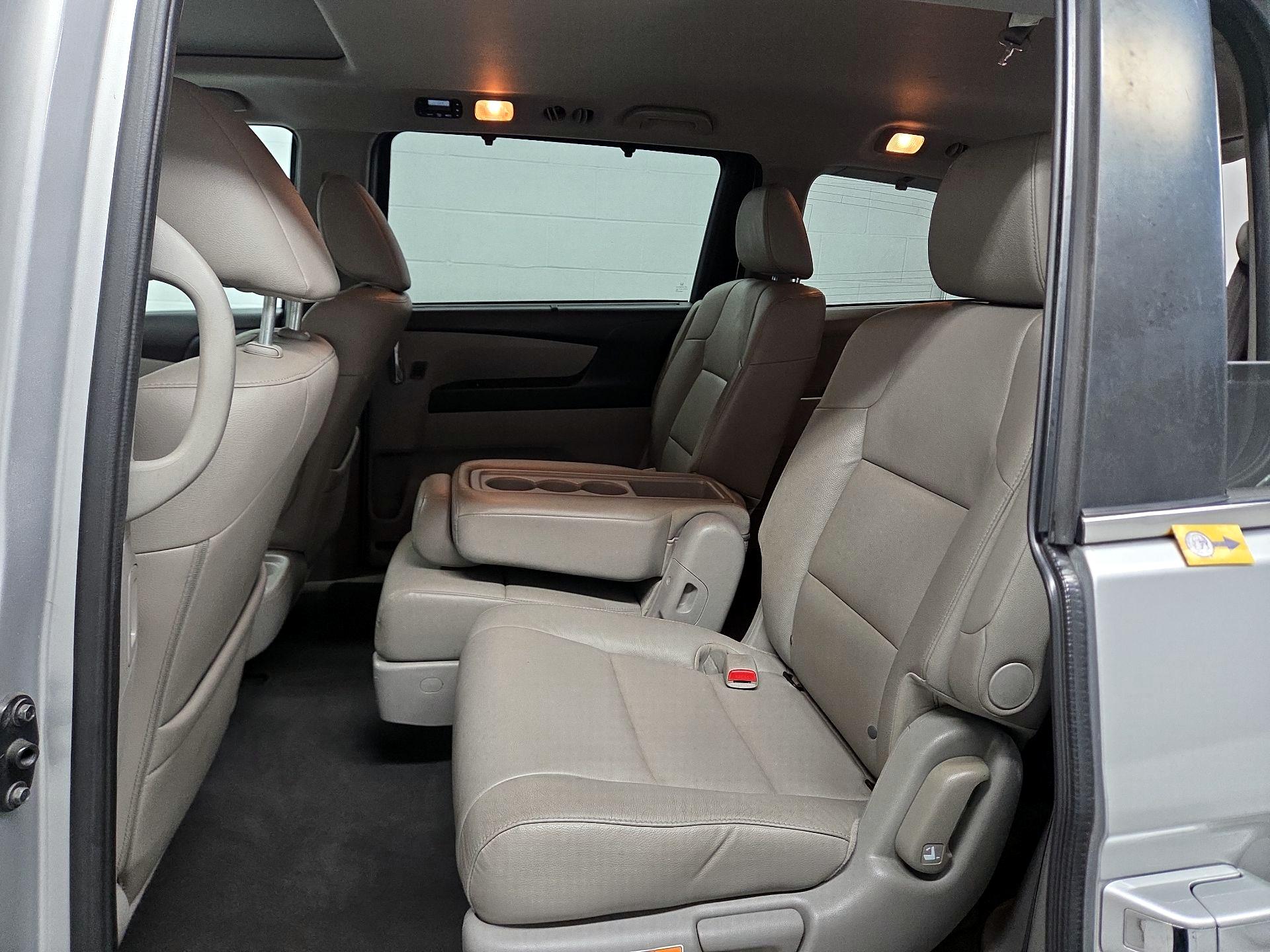 Thumbnail: 2015 Honda Odyssey - 17