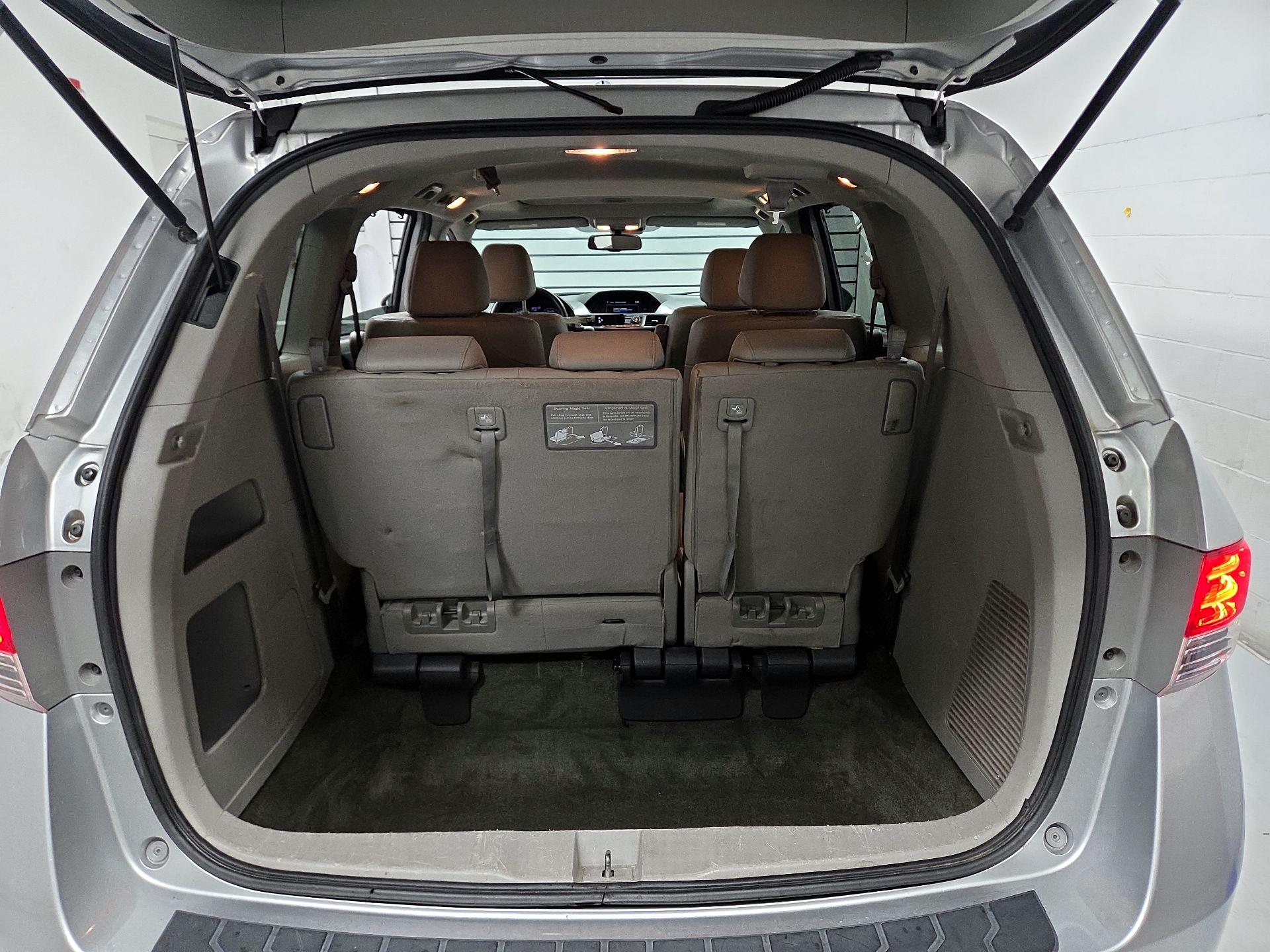 Thumbnail: 2015 Honda Odyssey - 18