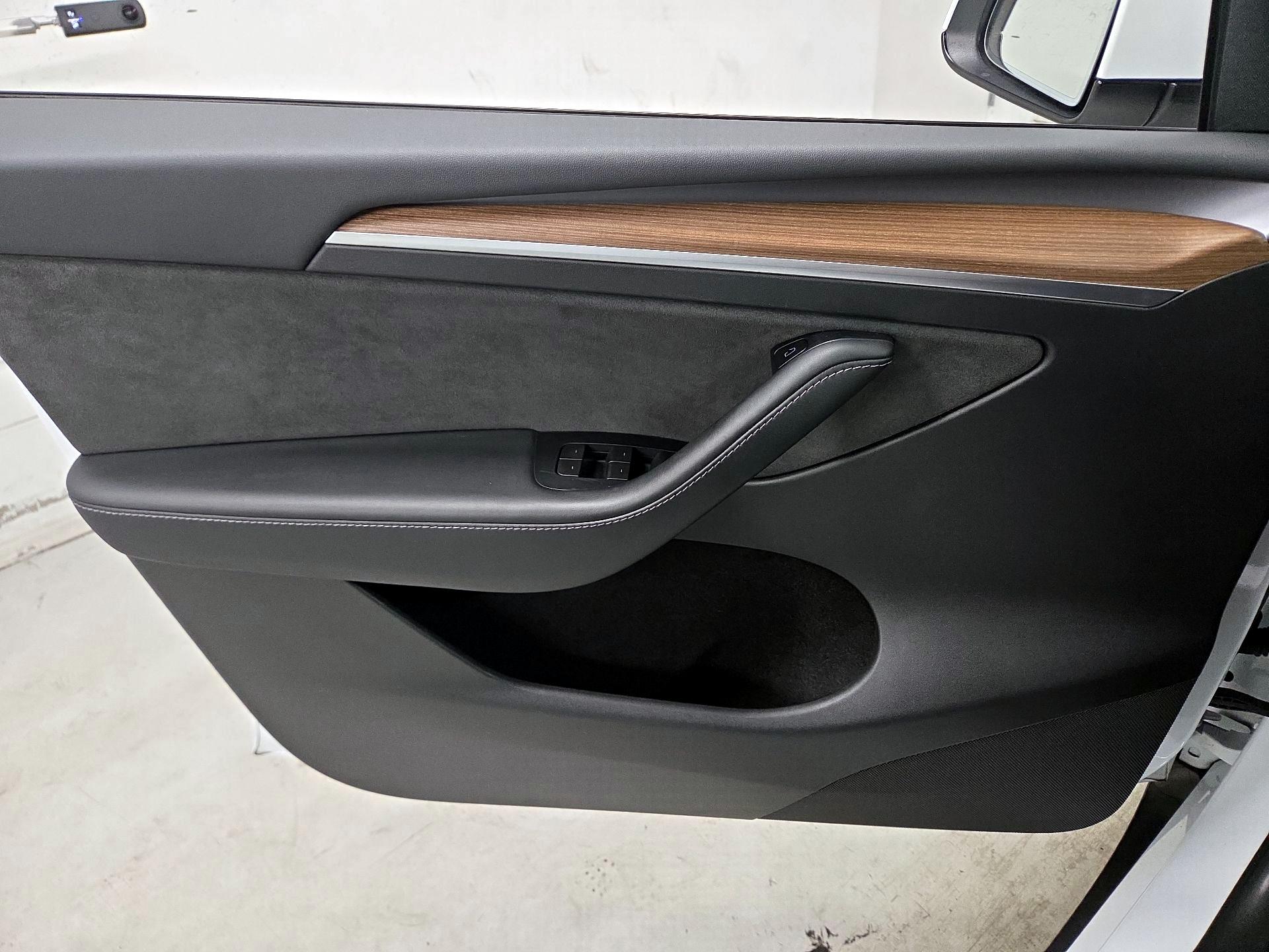 Thumbnail: 2023 Tesla Model Y - 12