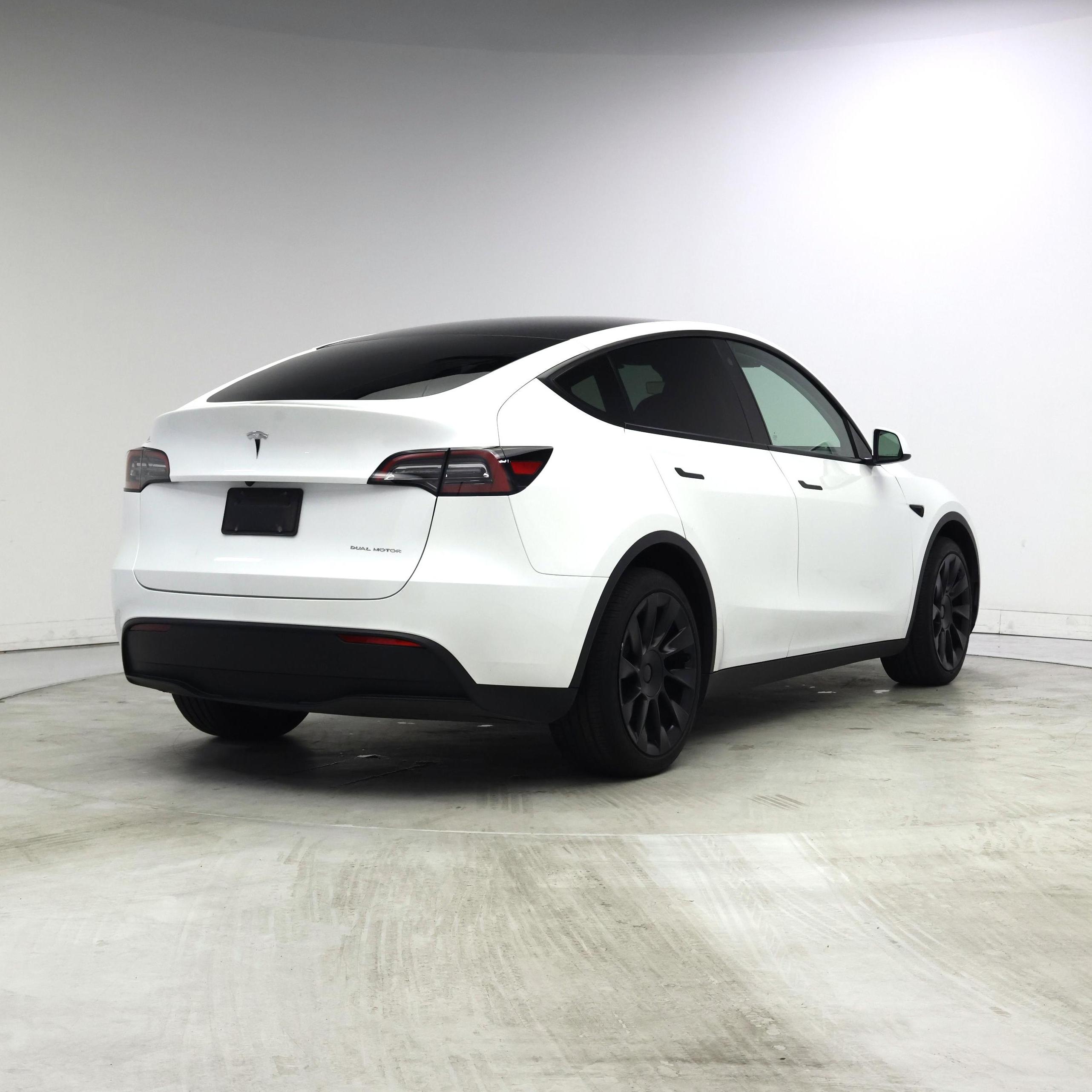Thumbnail: 2023 Tesla Model Y - 8