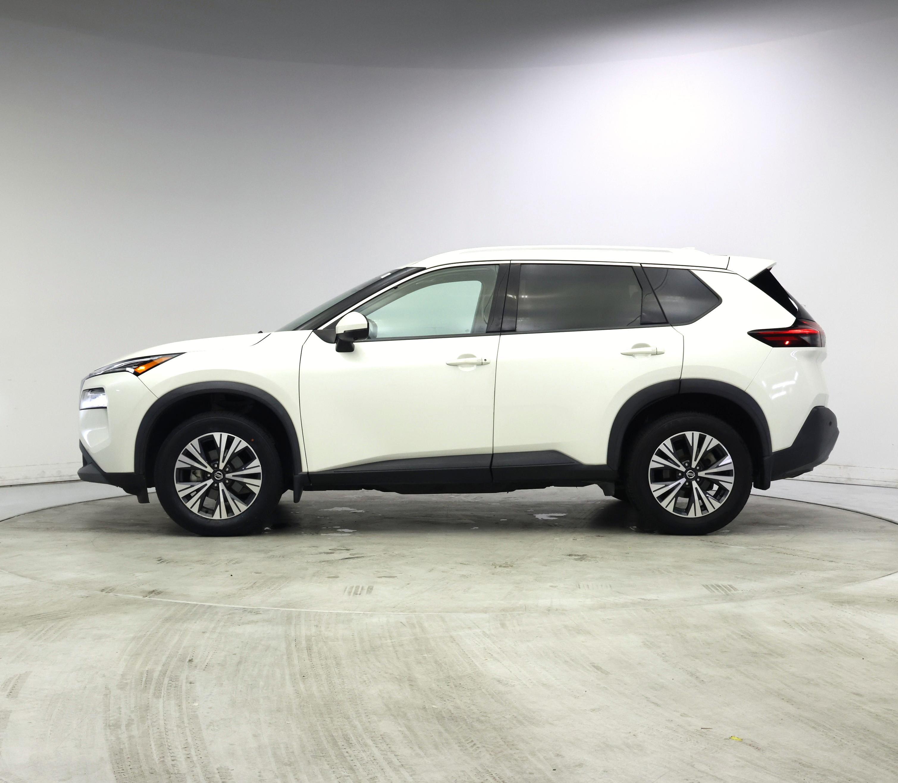 Thumbnail: 2021 Nissan Rogue - 3