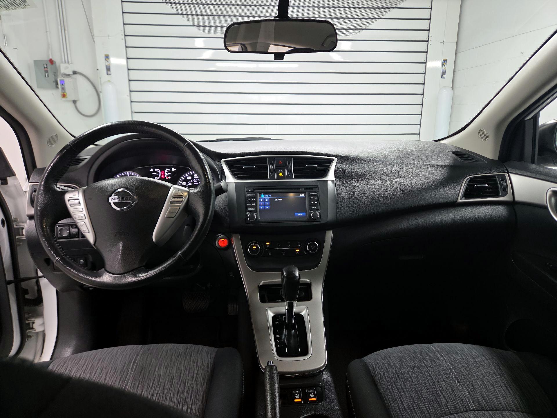 Thumbnail: 2015 Nissan Sentra - 9