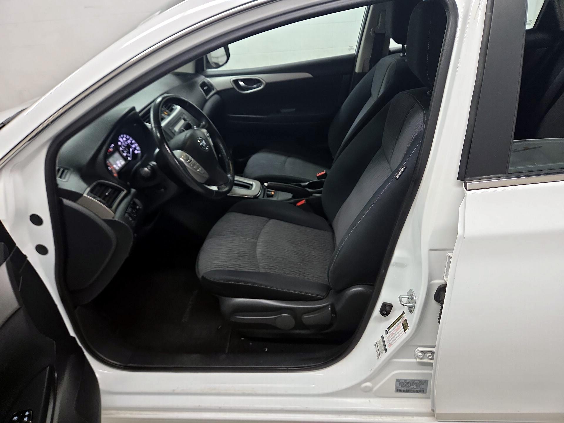 Thumbnail: 2015 Nissan Sentra - 11
