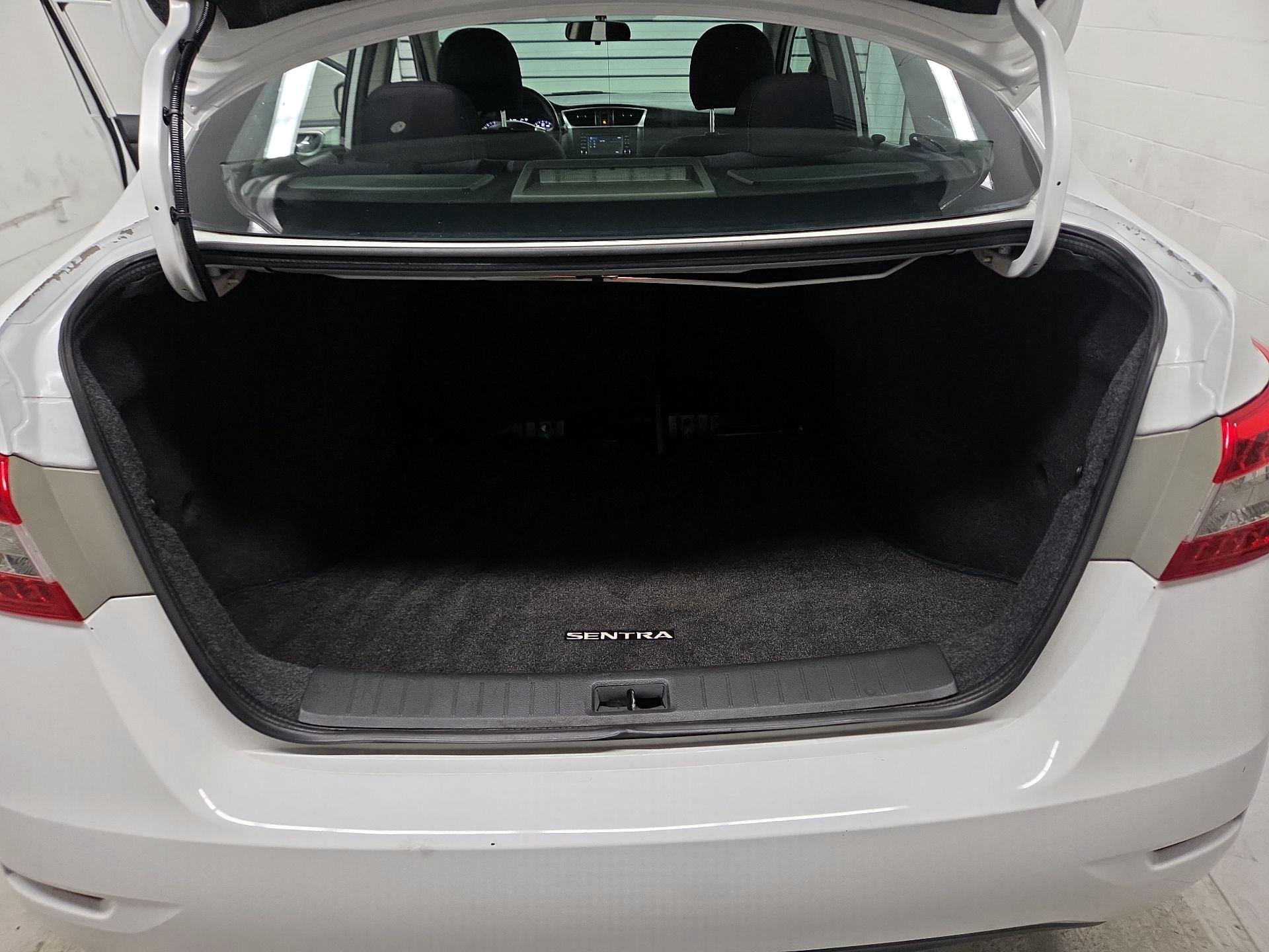 Thumbnail: 2015 Nissan Sentra - 16