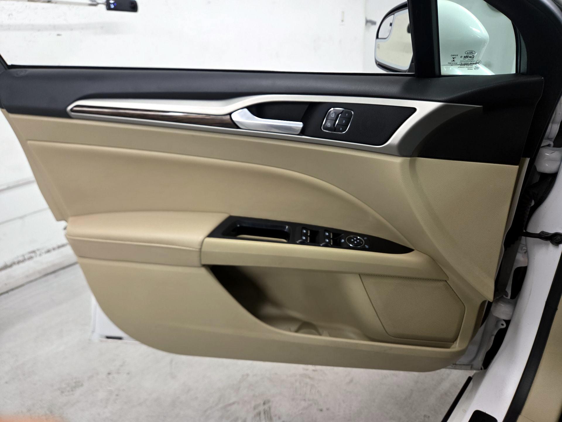 Thumbnail: 2015 Ford Fusion - 12