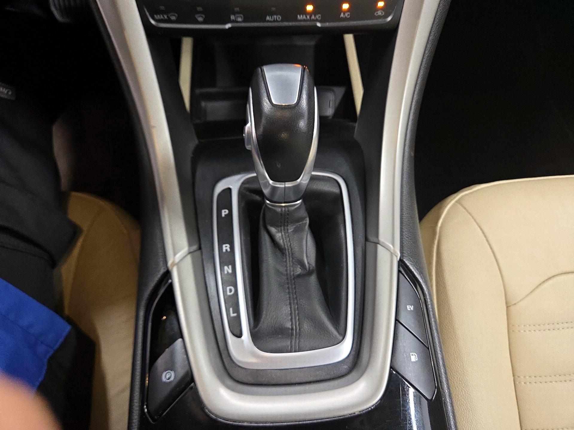 Thumbnail: 2015 Ford Fusion - 15