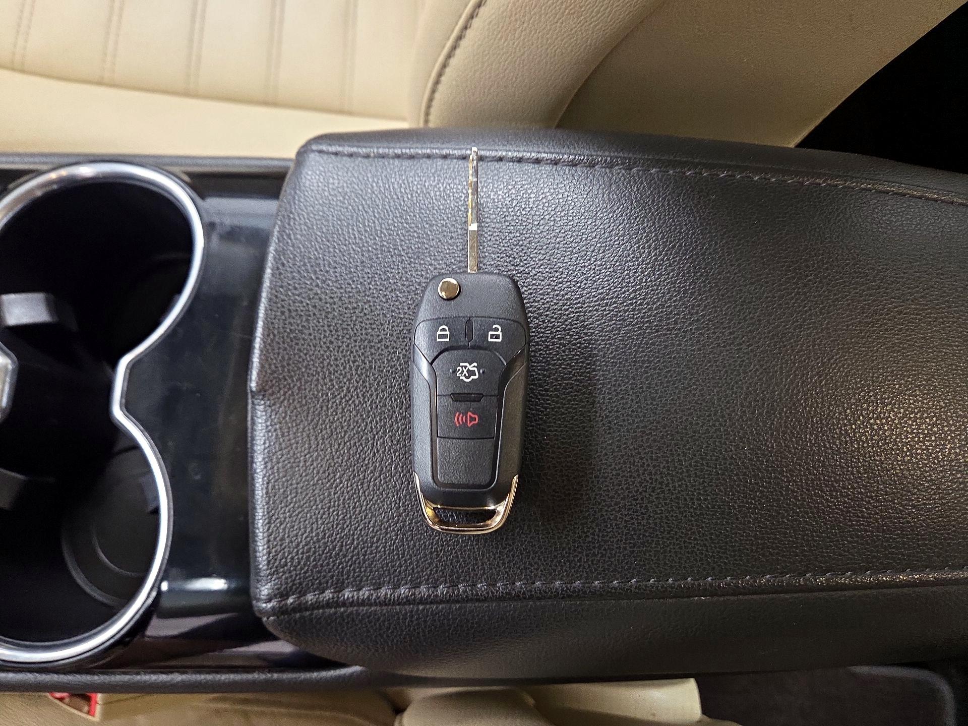 Thumbnail: 2015 Ford Fusion - 18
