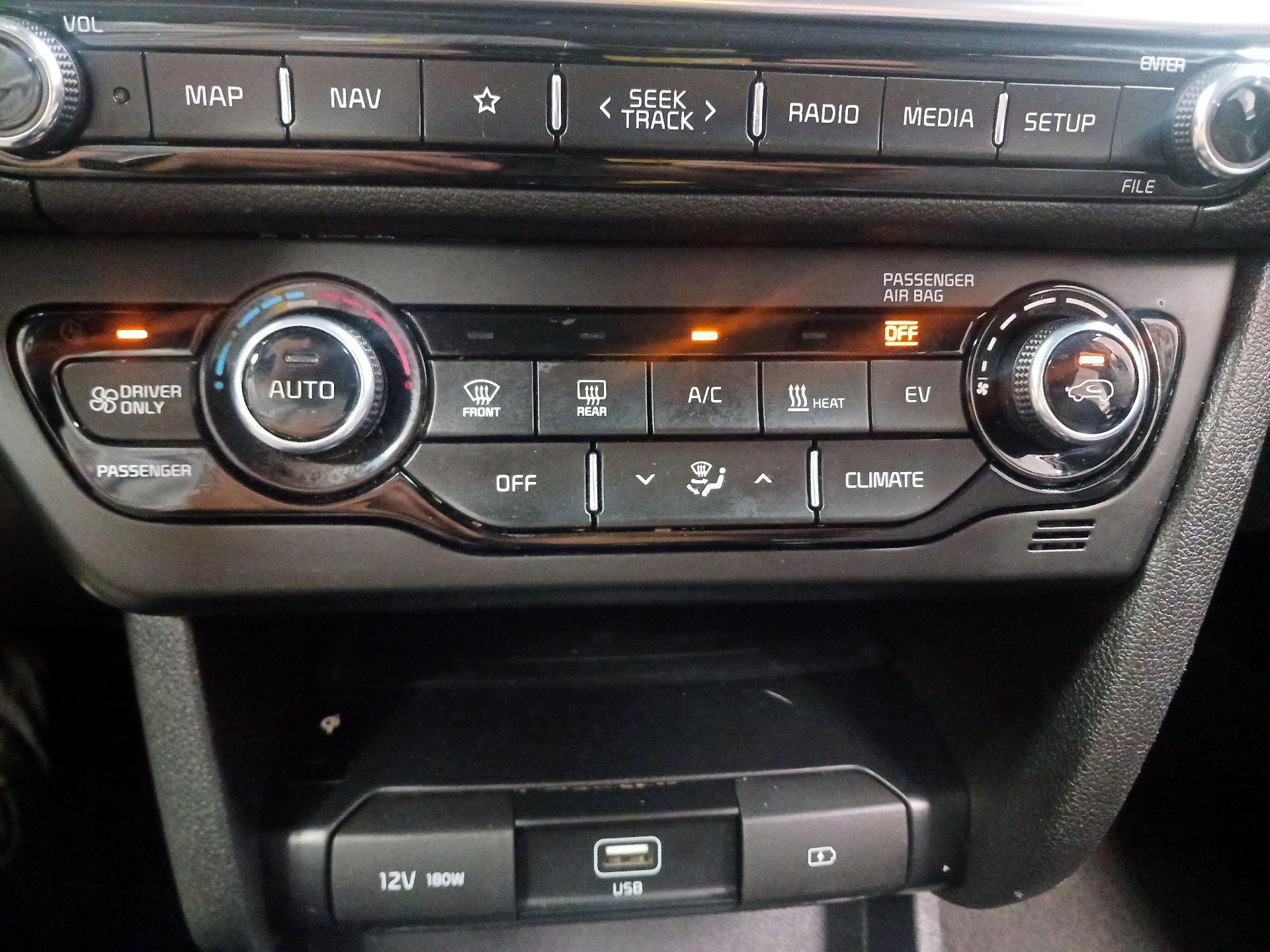 Thumbnail: 2022 Kia Niro - 16